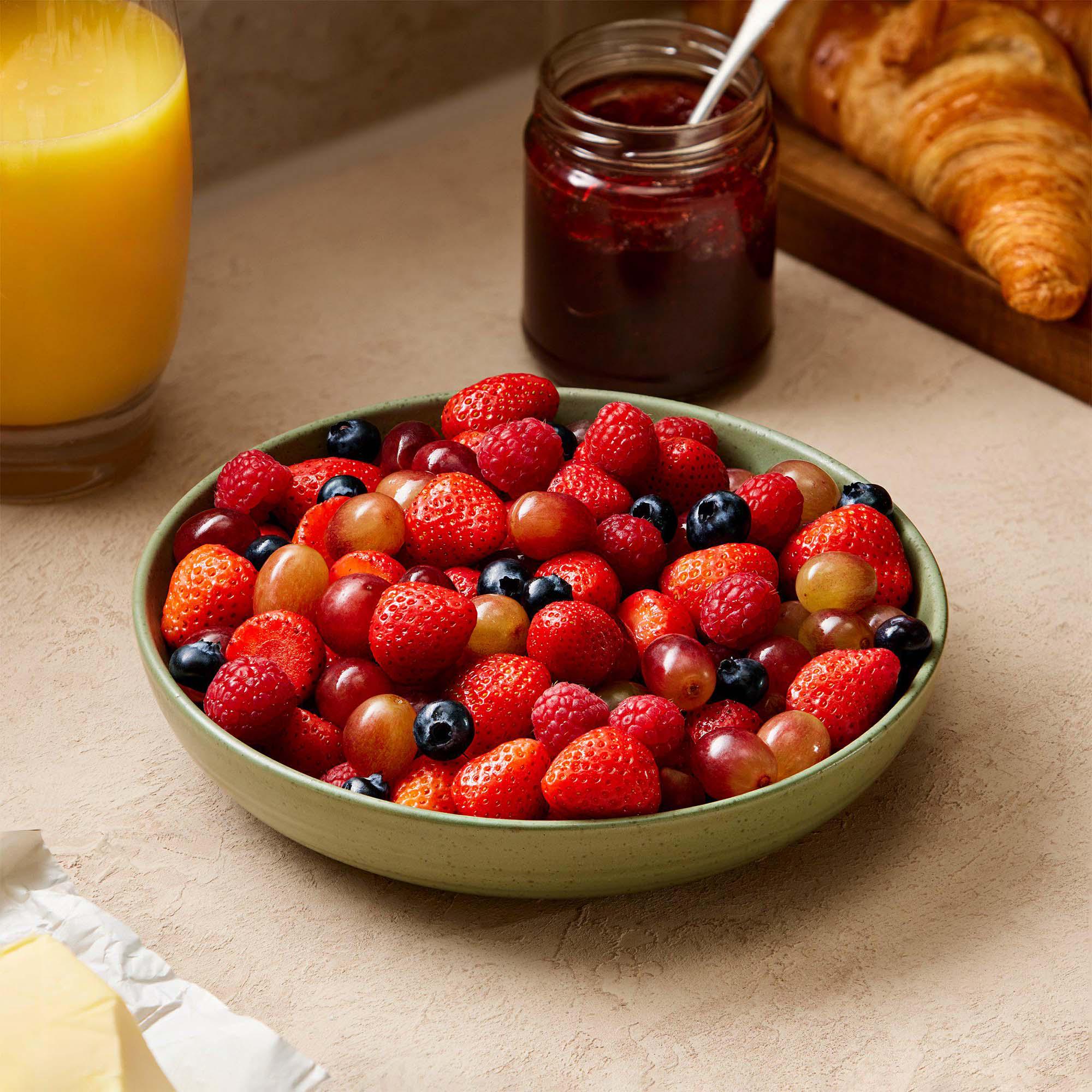 Sainsbury's 900g Mixed Berries Fruit Salad Bowl