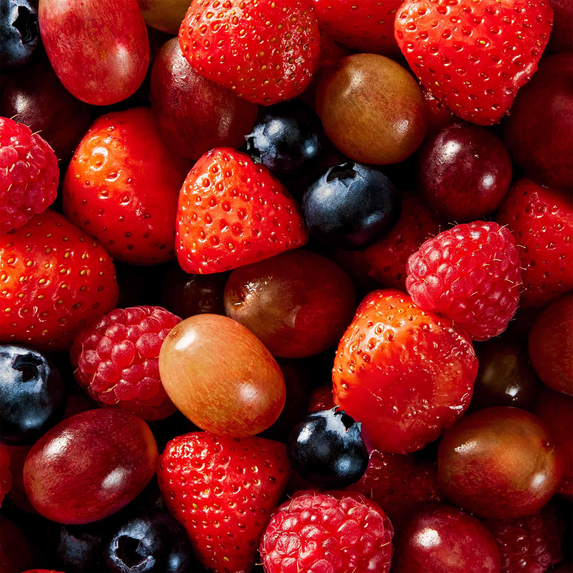 Sainsbury's 900g Mixed Berries Fruit Salad Bowl thumbnail 2