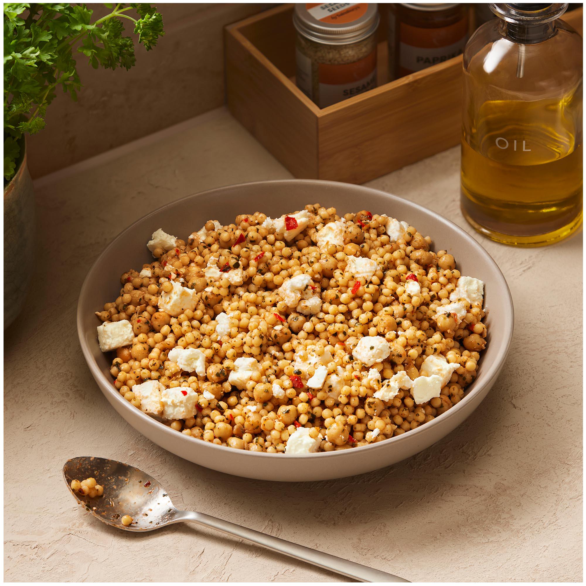 Sainsbury's Giant Couscous, Chickpea & Feta Salad Bowl, Taste the Difference 800g
