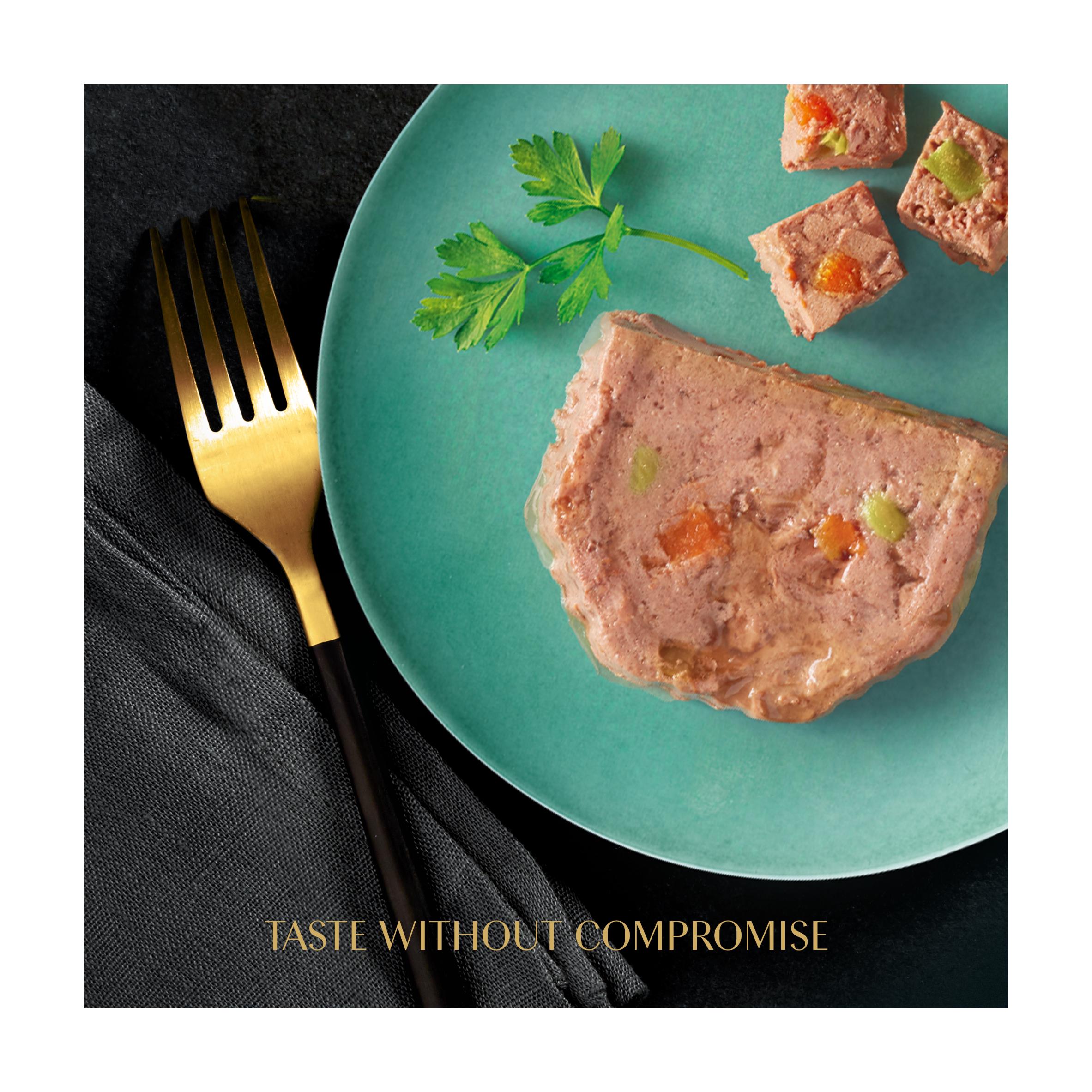 Sheba Classics Mixed Ocean Collection in Terrine Cat Food Tray 8 x 85g thumbnail 5