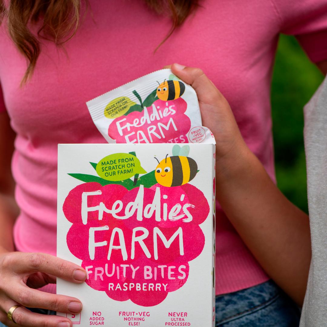 Freddie's Farm Fruit Shapes Raspberry 5x20g thumbnail 3
