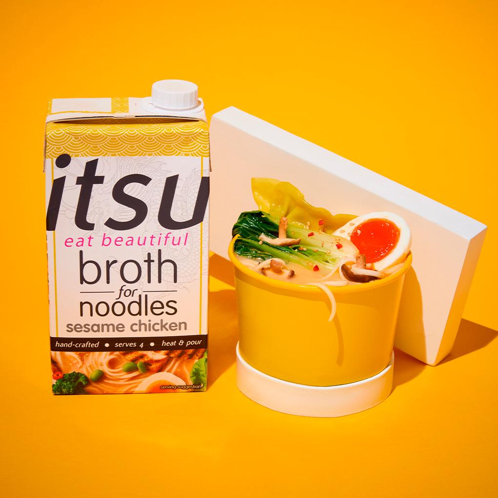 itsu Sesame Chicken Broth For Noodles 1L thumbnail 4