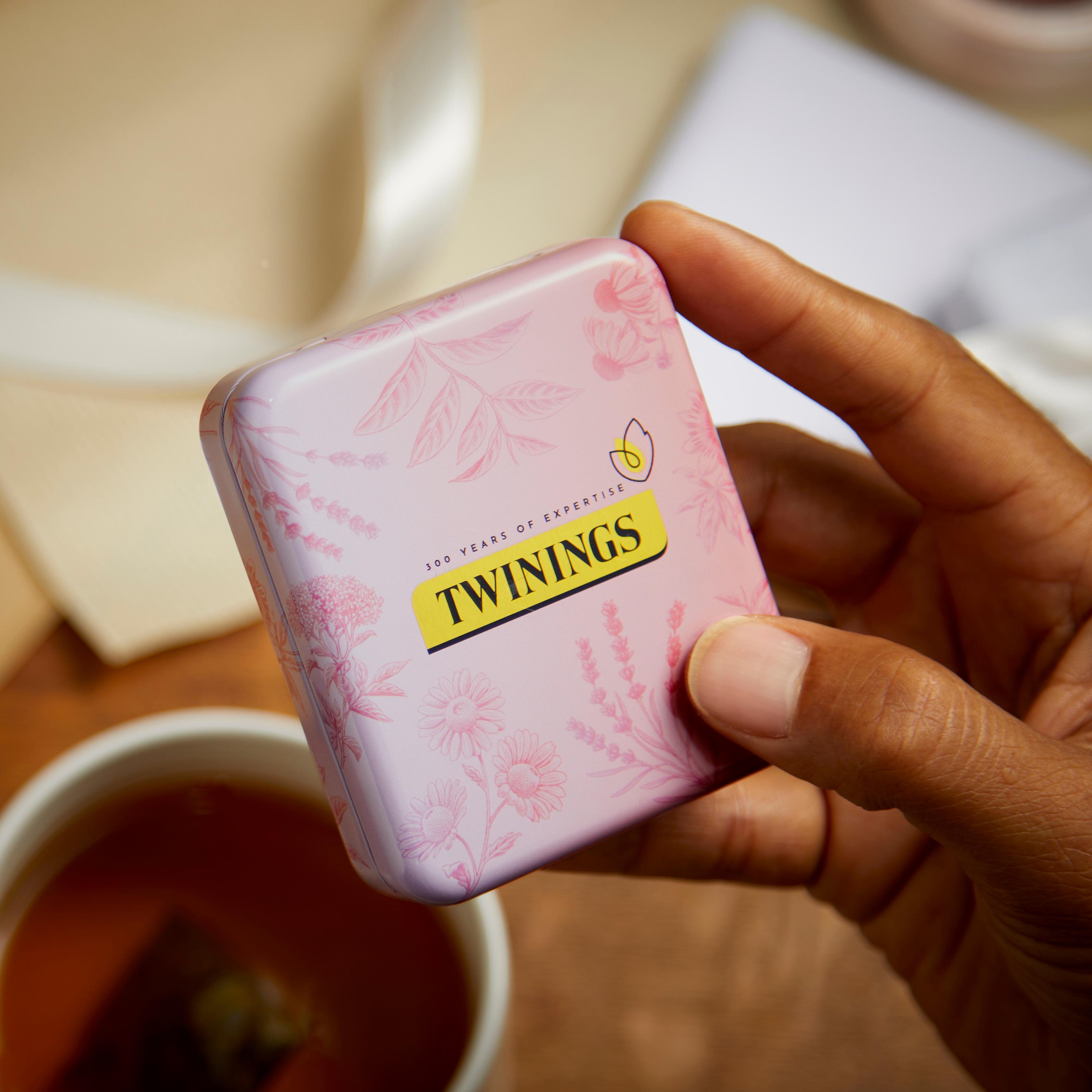 Twinings Pocket Tin Gift with 4 Tea Bags (1 Tin, Colour May Vary) thumbnail 3