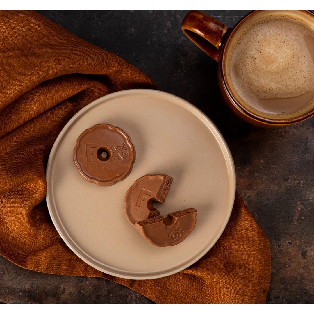 Fox's 130g Chocolatey Biscuits Double Chocolate Rounds thumbnail 2