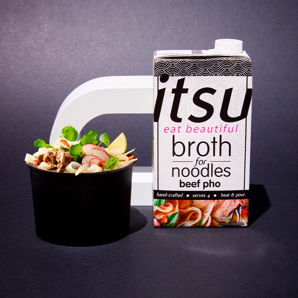 itsu Beef Pho Broth for Noodles 1L thumbnail 4