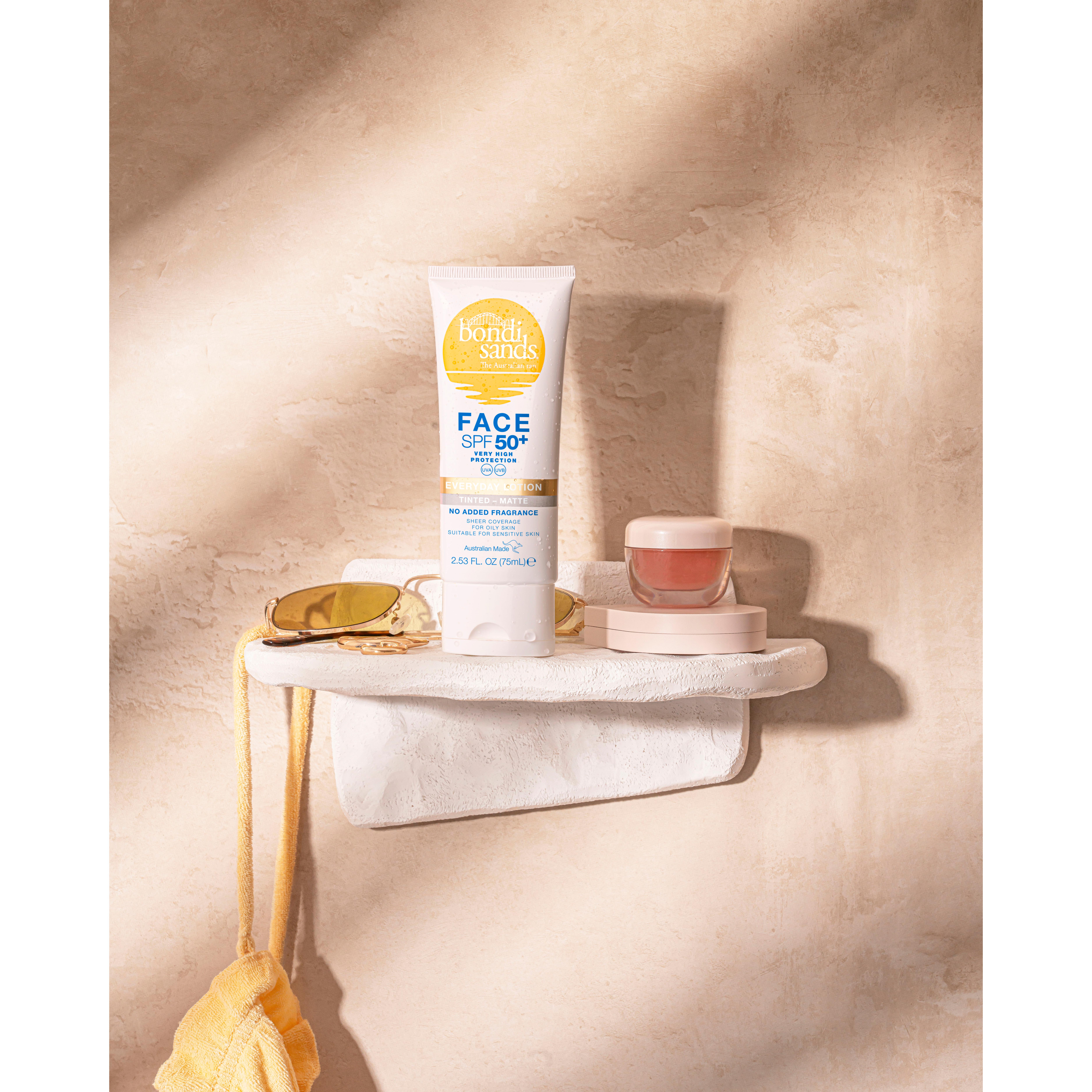 Bondi Sands Face SPF 50+ Fragrance Free Tinted Matte Sunscreen Lotion 75ml thumbnail 2