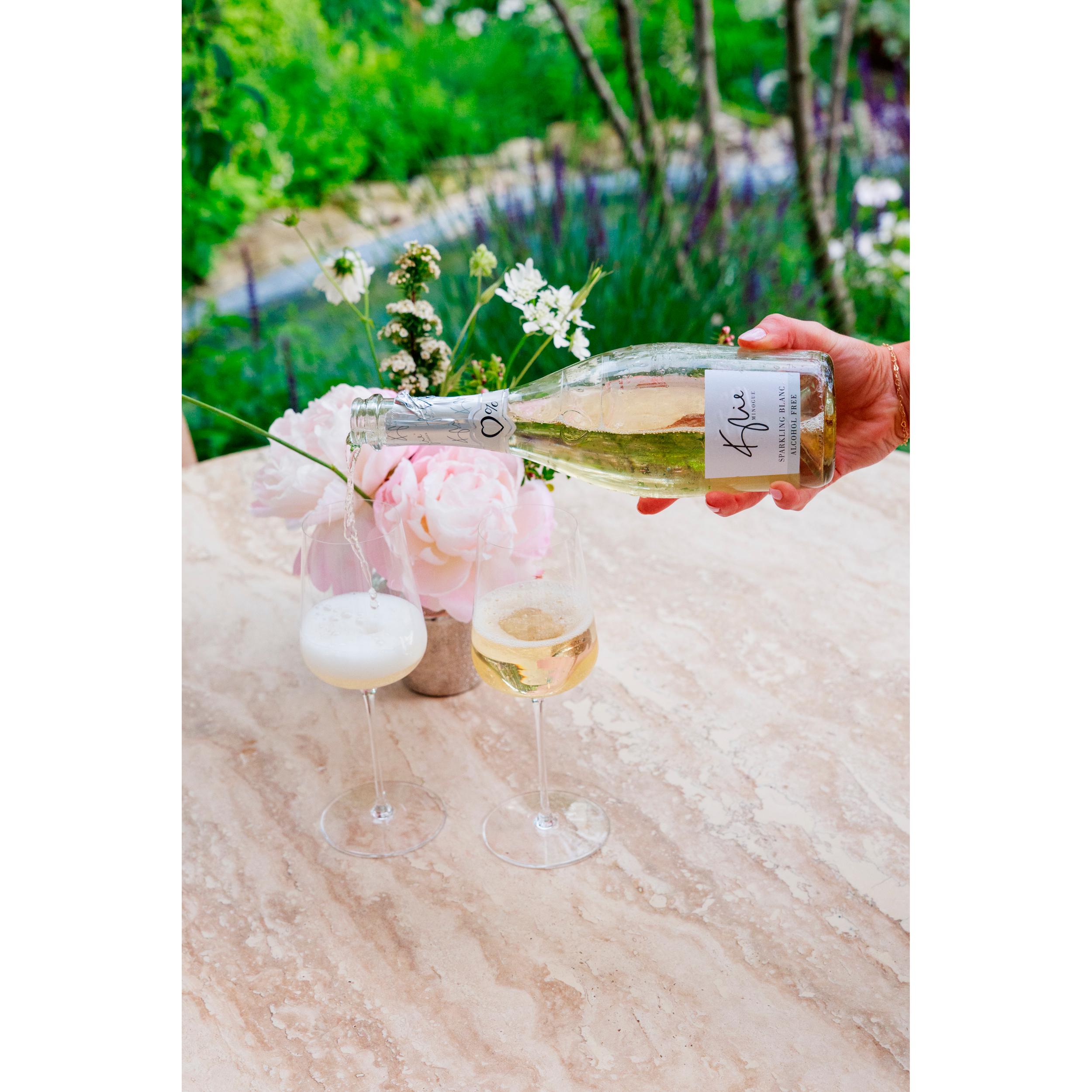 Kylie Minogue 0.00% Alcohol Free Sparkling Blanc Wine thumbnail 3