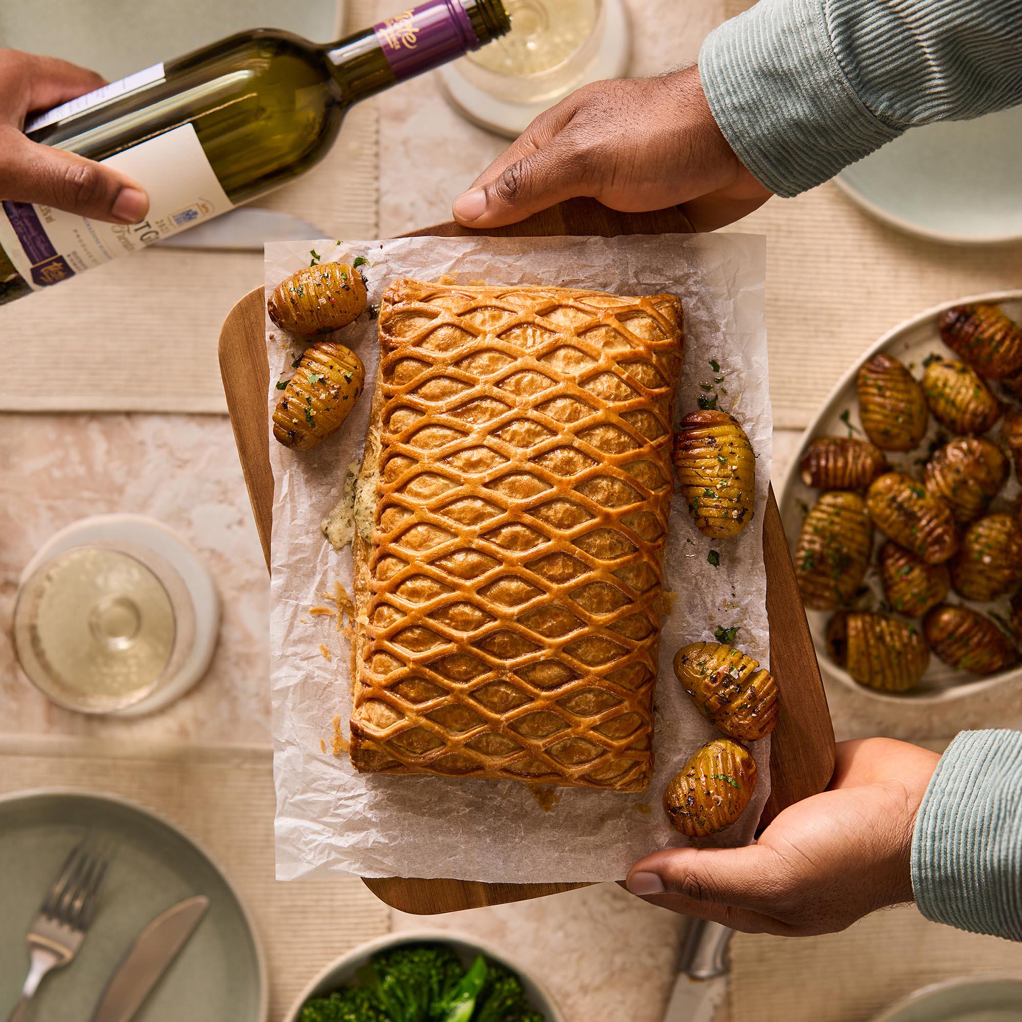 Sainsbury's Scottish Salmon & Champagne Wellington, Taste the Difference 1kg thumbnail 2