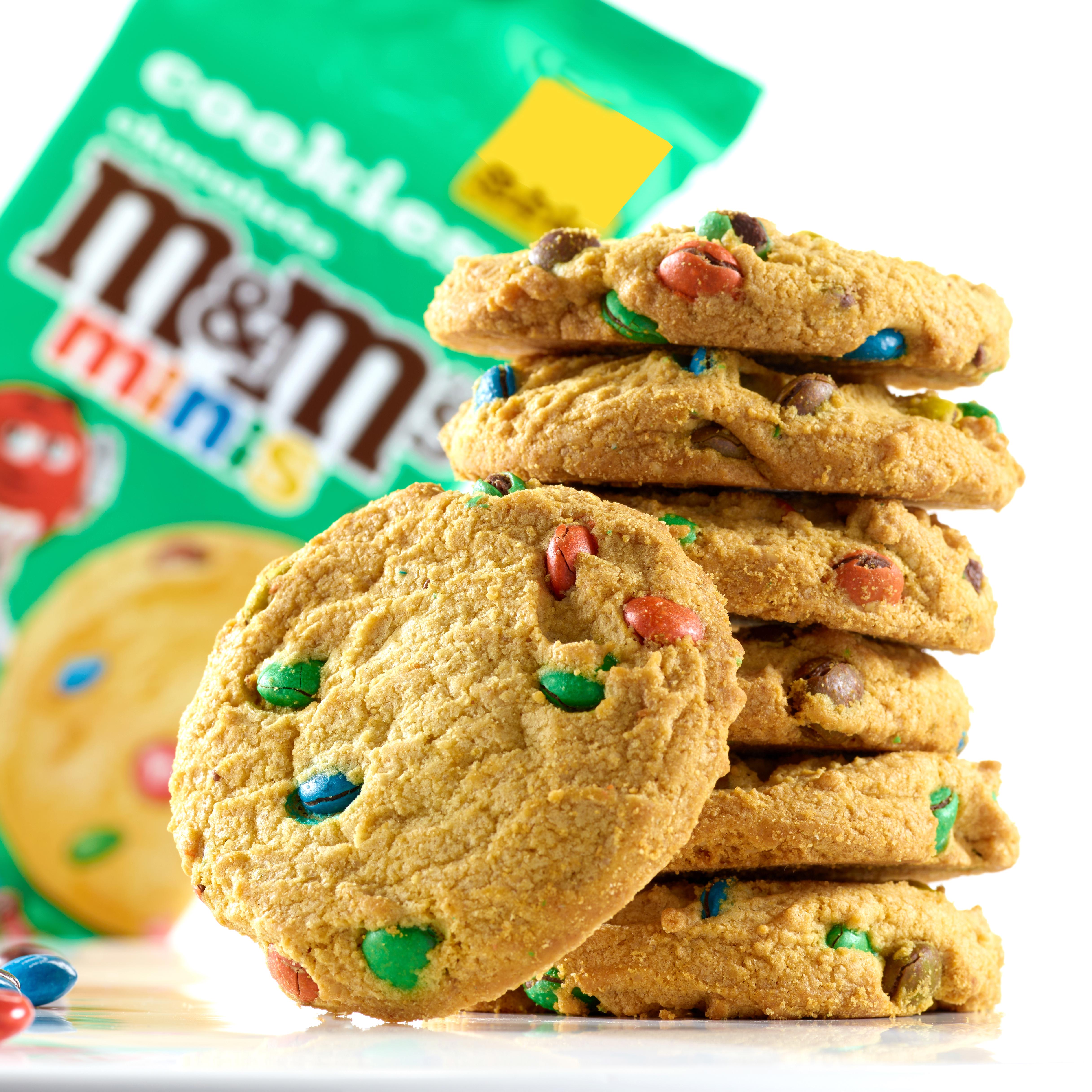 M&M's 180g Minis Milk Chocolate Cookies thumbnail 4