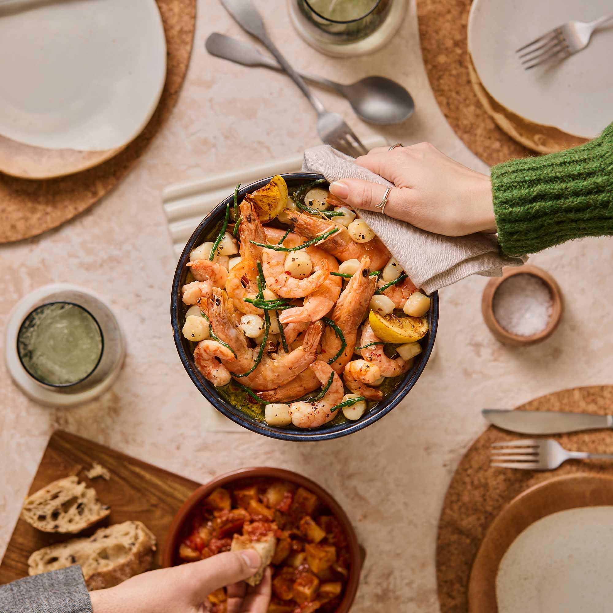 Sainsbury's King Prawns & Scallop Medley, Taste the Difference 610g thumbnail 2