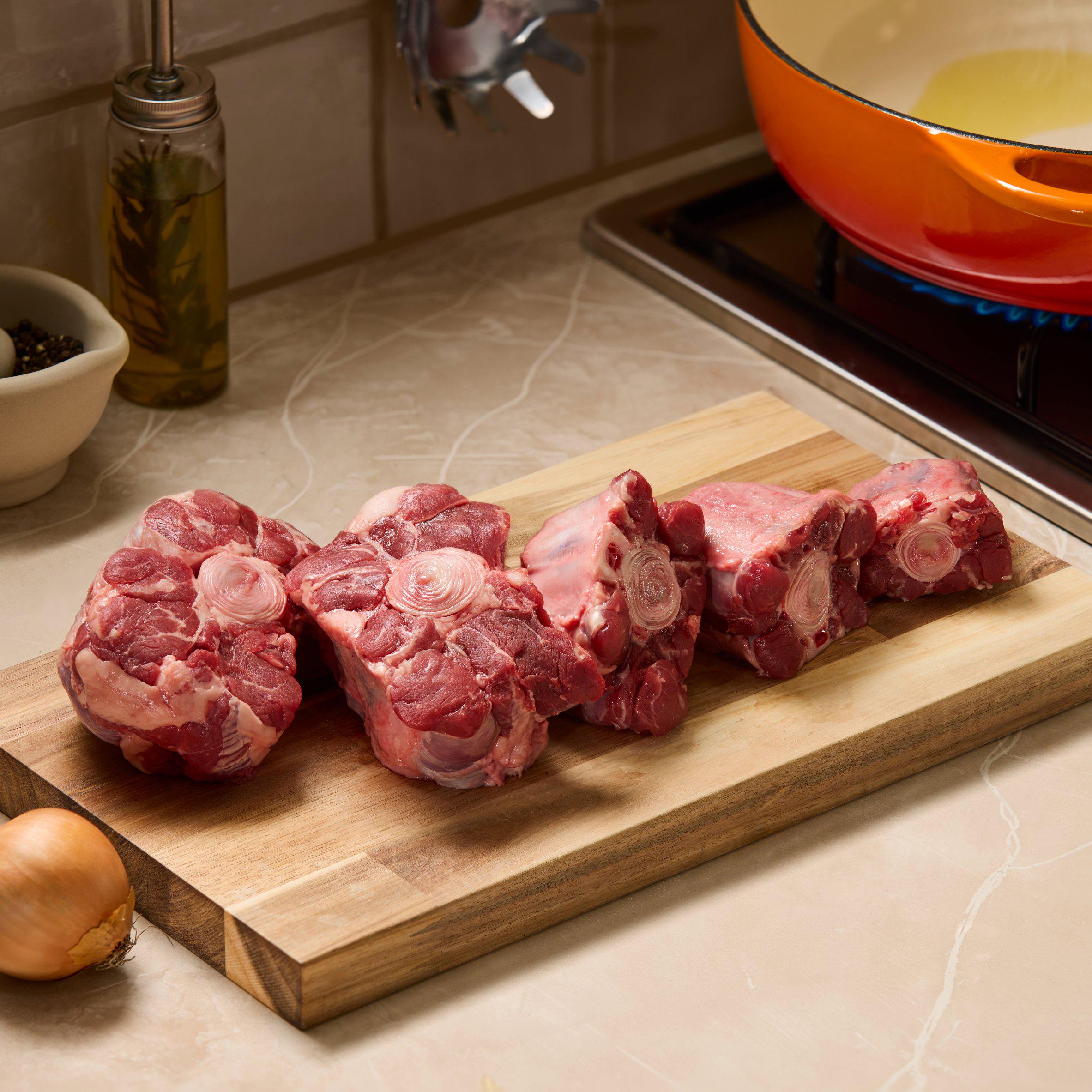 Sainsbury's Aberdeen Angus Oxtail, Taste the Difference (Approx. 1kg)