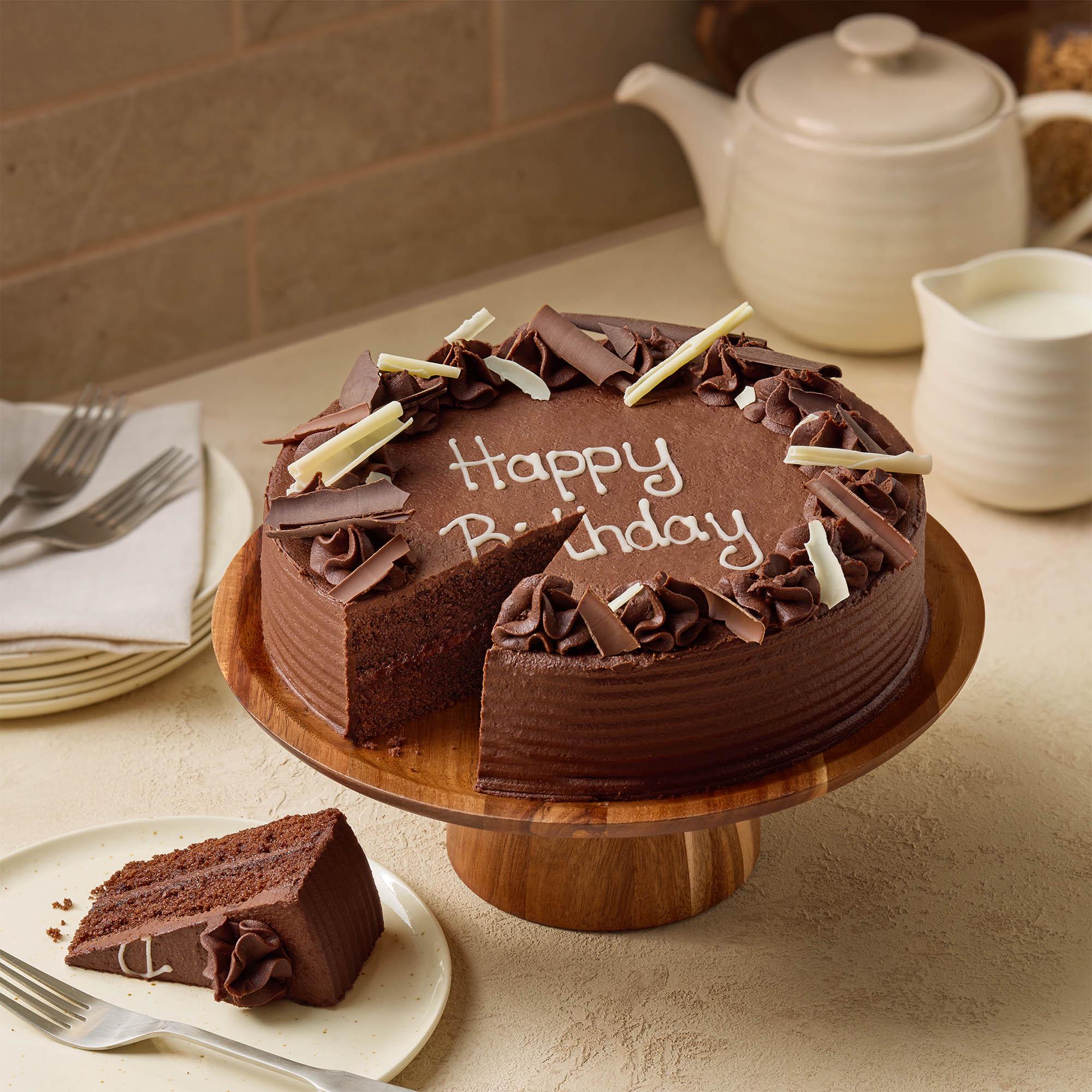 Sainsbury's 1.5kg Happy Birthday Cake, Taste the Difference thumbnail 2