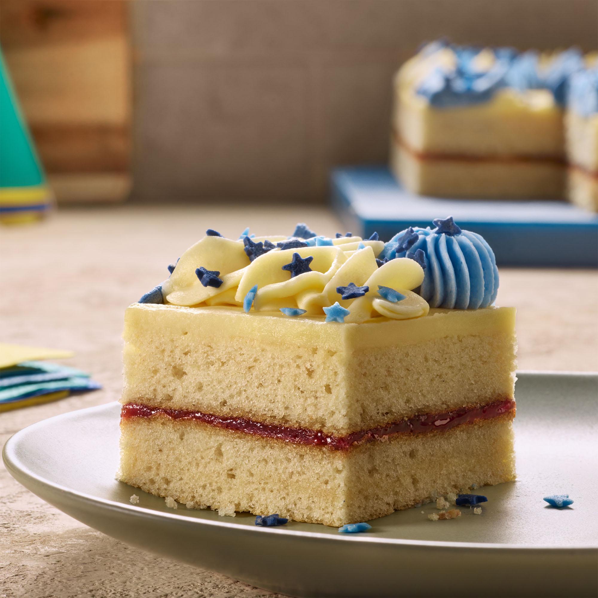 Sainsbury's 1.36kg Blue Iced Madeira Traybake Celebration Cake, Taste the Difference thumbnail 2