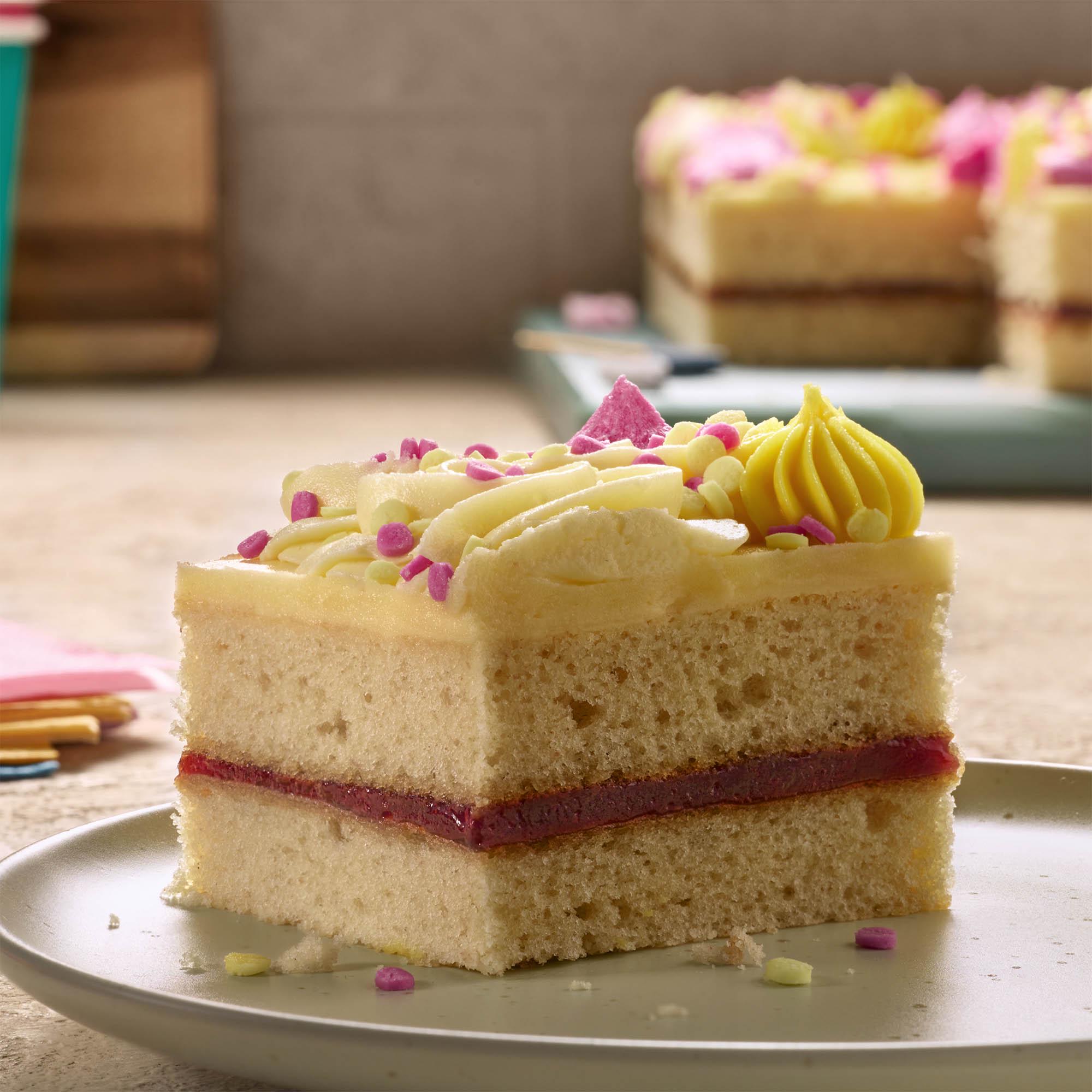 Sainsbury's 1.36kg Pink Iced Madeira Traybake Celebration Cake, Taste the Difference thumbnail 2