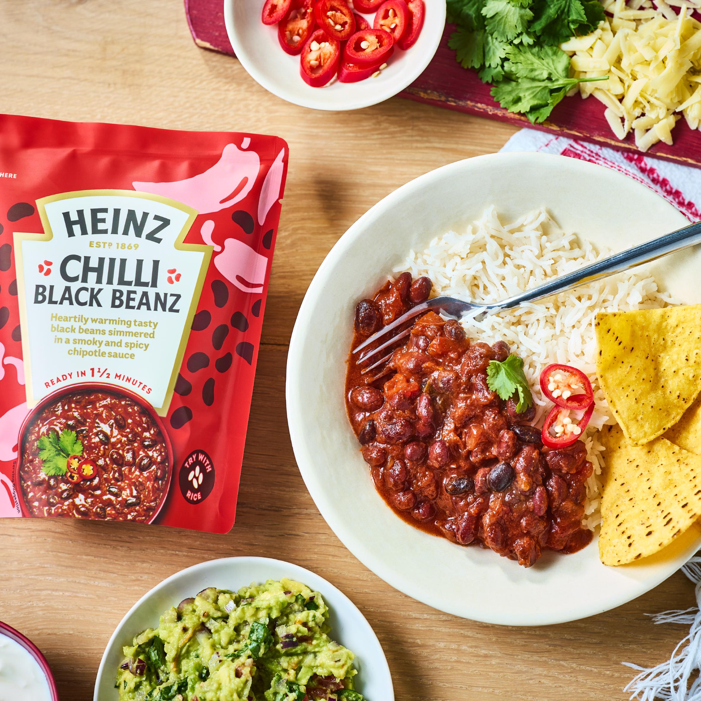 Heinz Chilli Black Beans Mexican Style 250g thumbnail 3