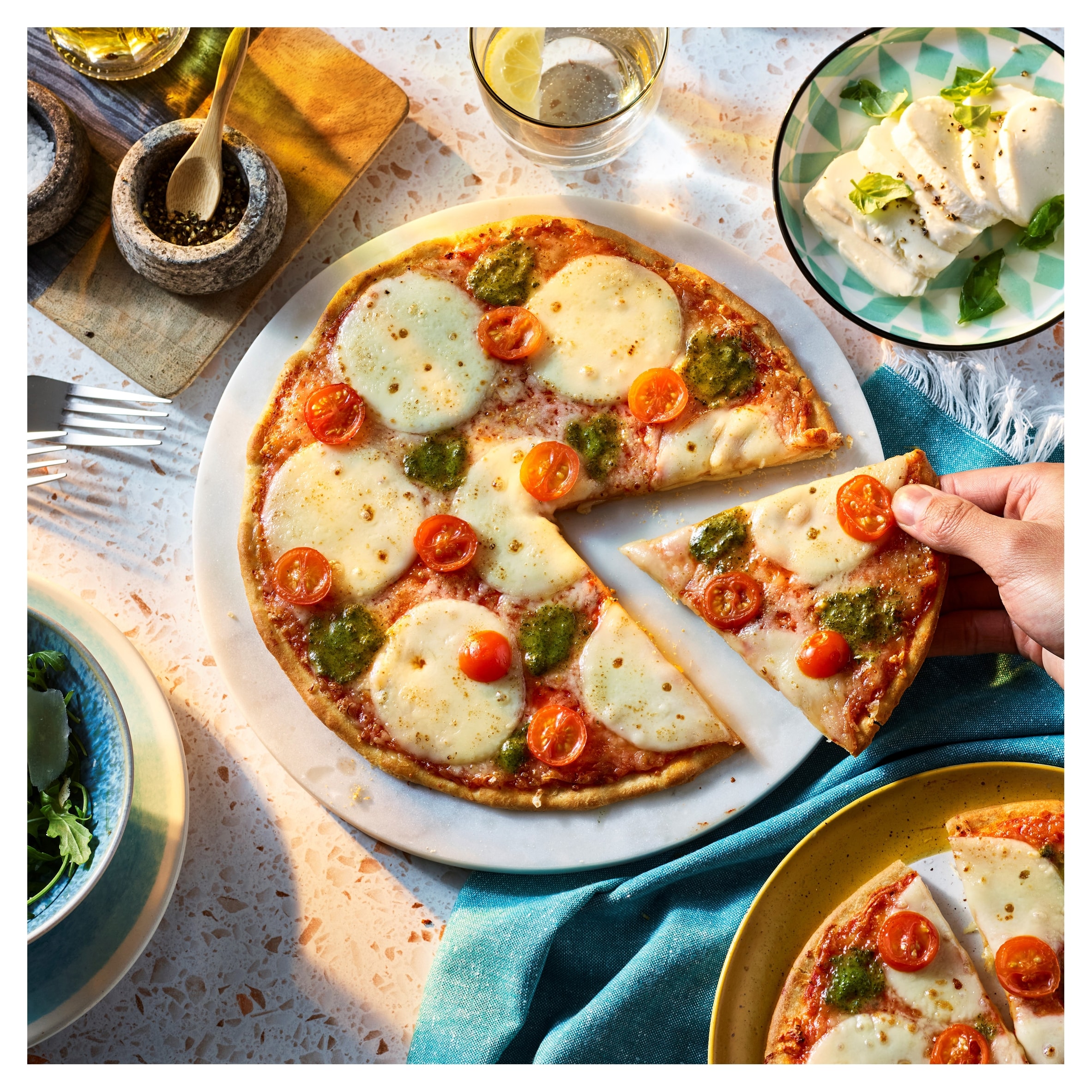 Dr. Oetker Ristorante Mozzarella Pizza 335G thumbnail 3