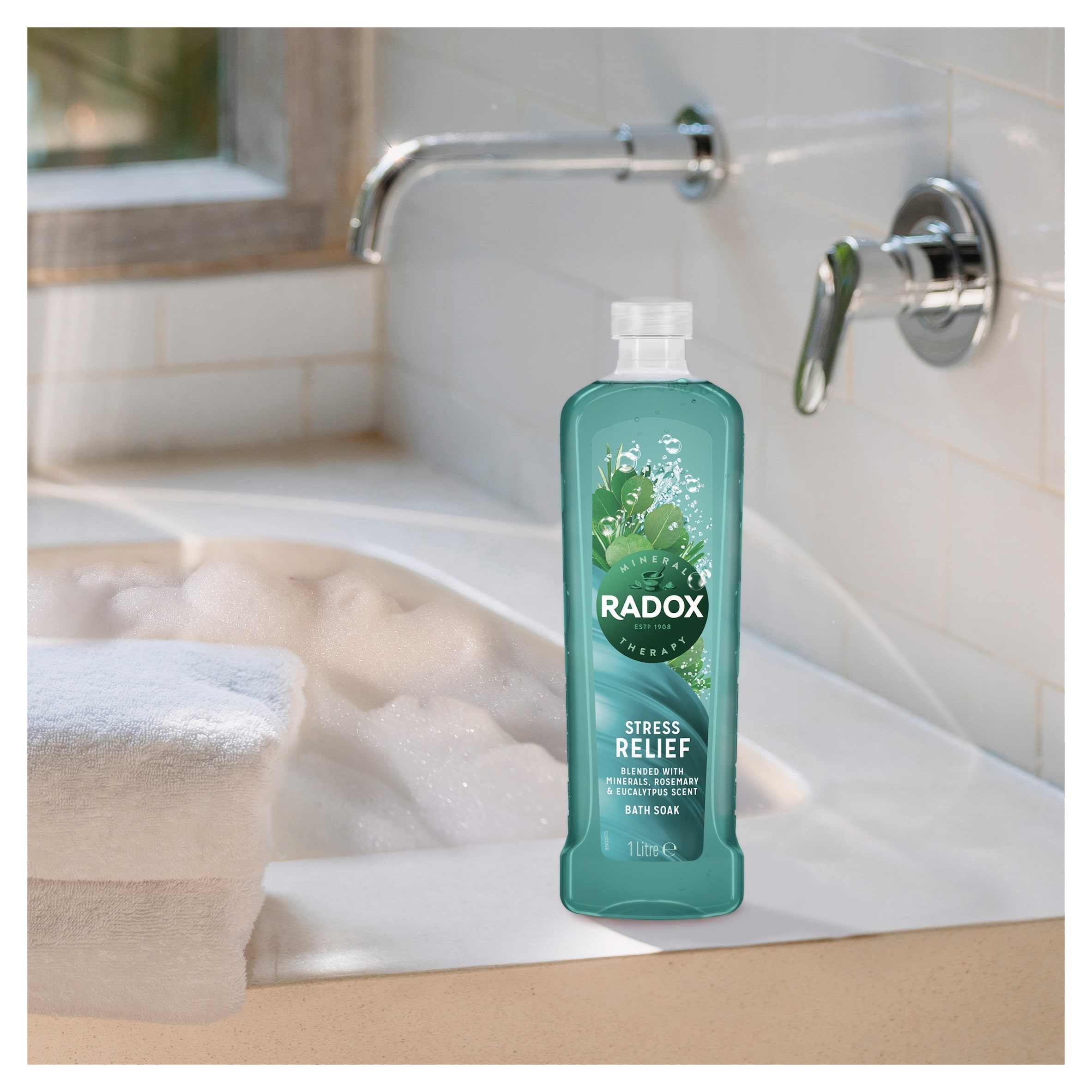 Radox Stress Relief Bath Soak Bubble Bath 1L thumbnail 4