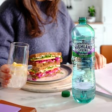 Highland Spring Sparkling Water 1.5Ltr thumbnail 2