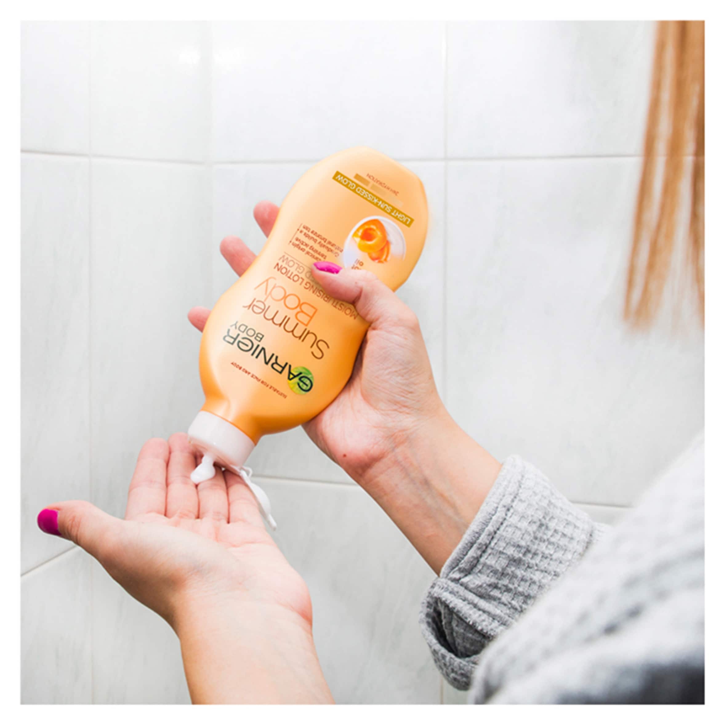 Garnier Body Light Gradual Tan Moisturiser 400Ml thumbnail 4