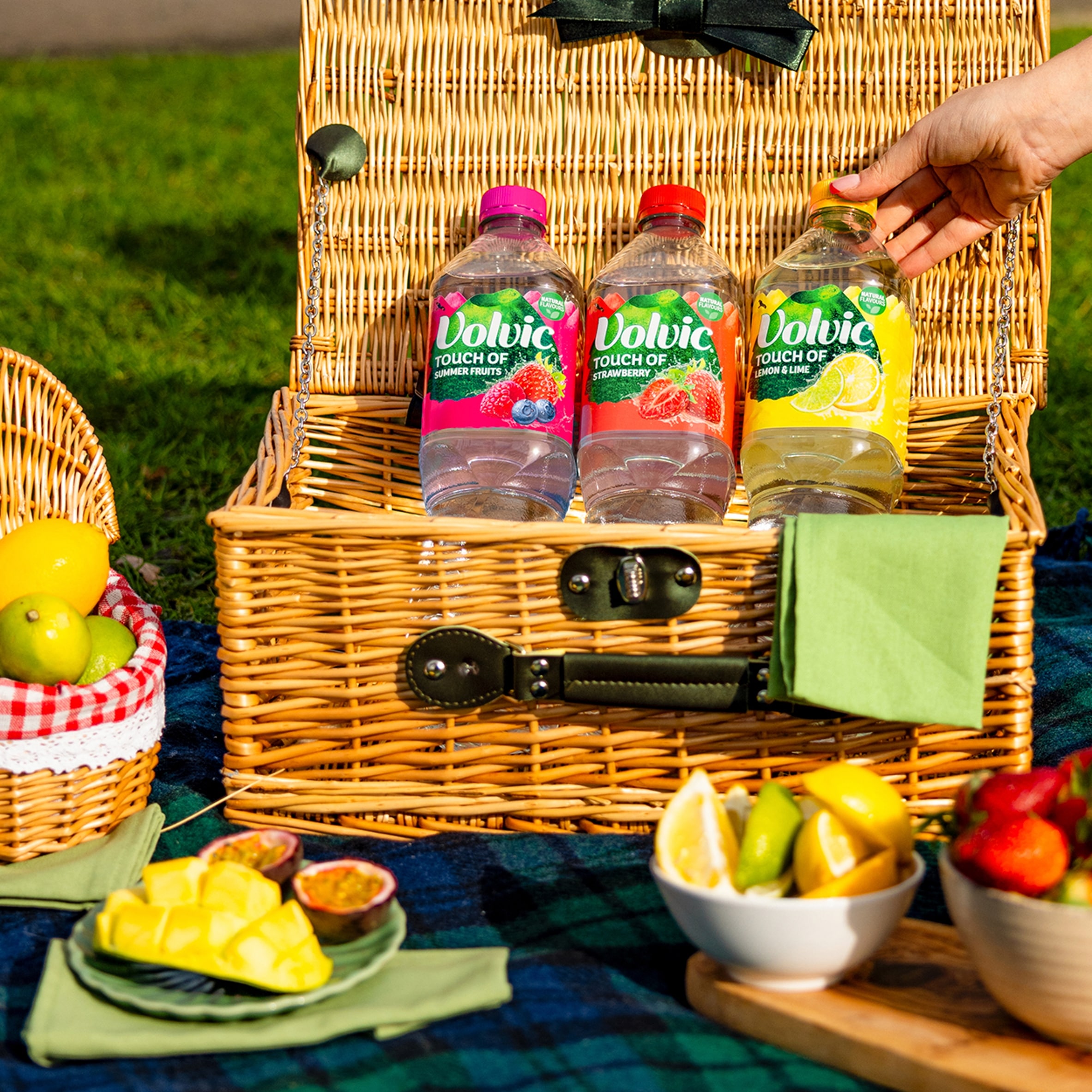 Volvic Touch of Fruit Lemon & Lime Still Flavoured Water 1.5L thumbnail 3