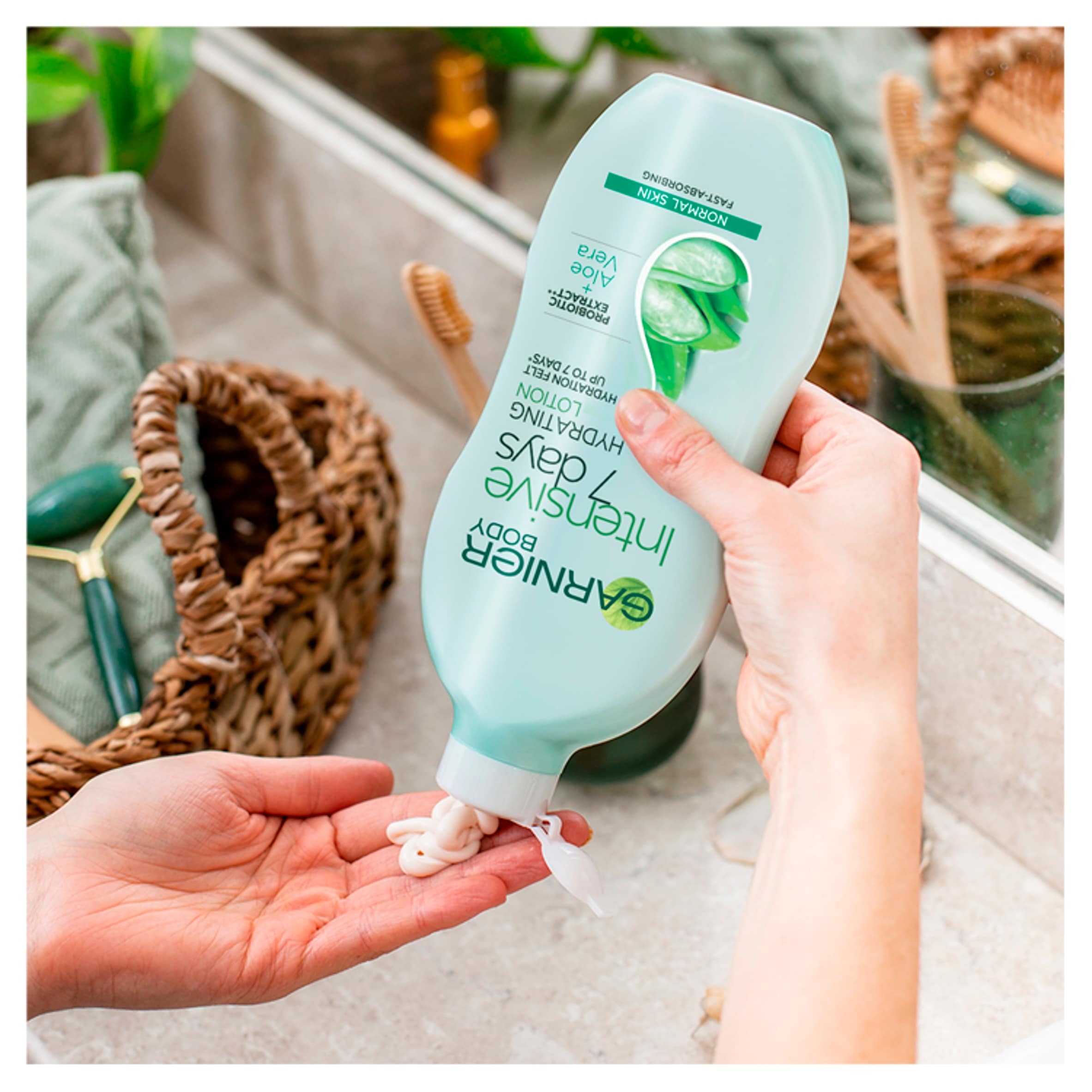 Garnier Body Intensive 7 Day Aloe Vera Hydrating Lotion 400Ml thumbnail 4
