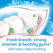 Aquafresh Fresh and Minty Toothpaste 75ml thumbnail 2