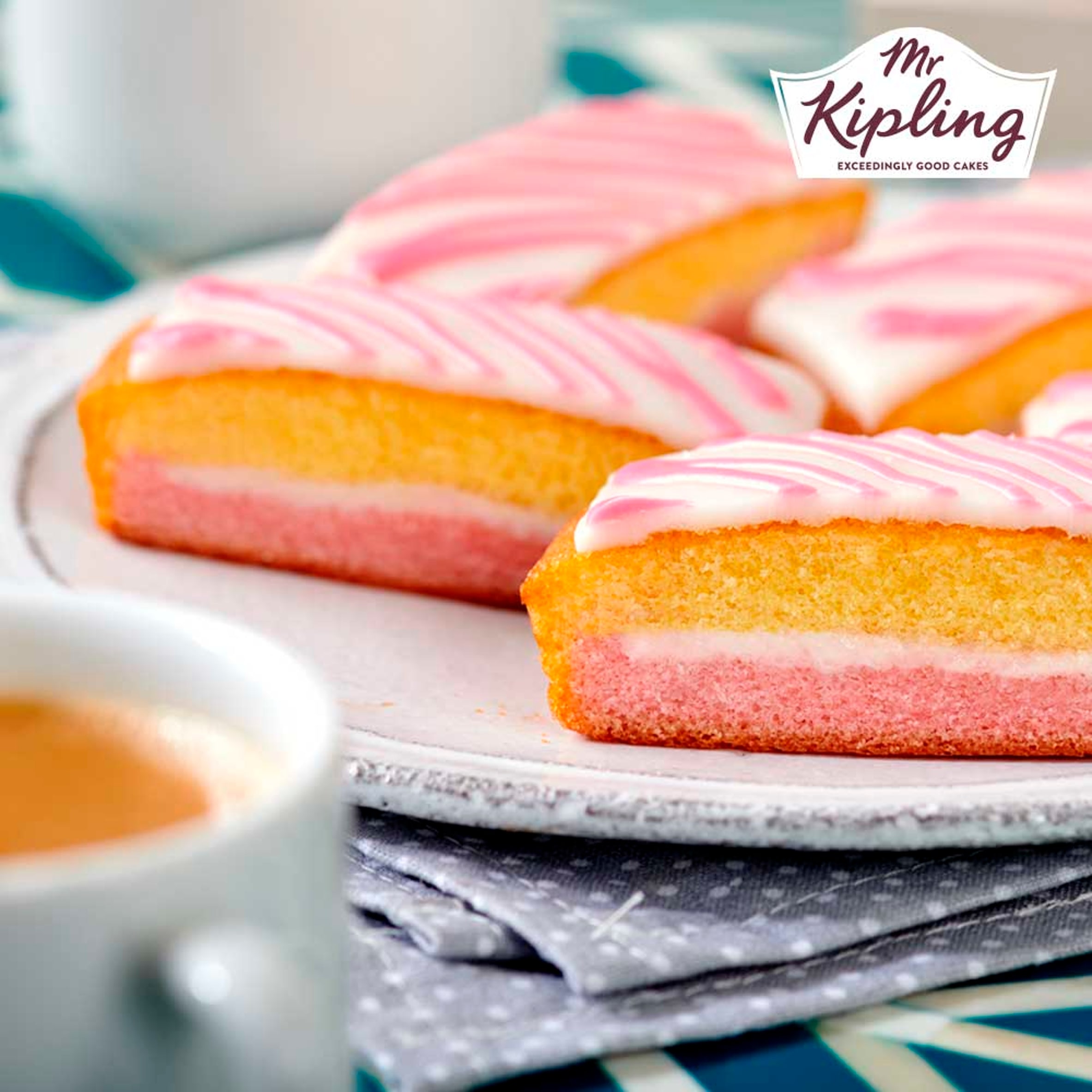 Mr Kipling Angel Cake Slices 8 Pack thumbnail 3