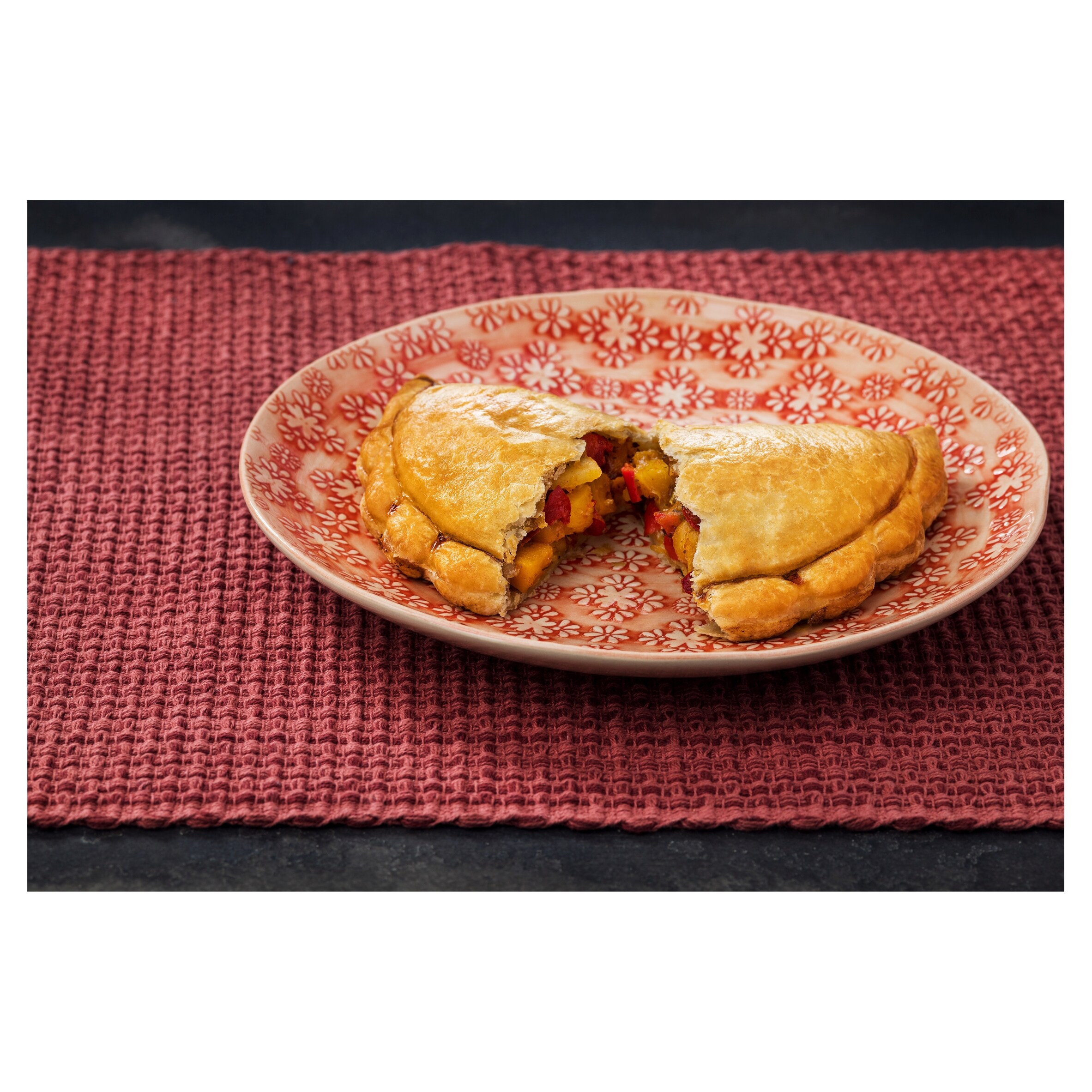 Ginsters Vegan Moroccan Vegetable Pasty 180G thumbnail 2