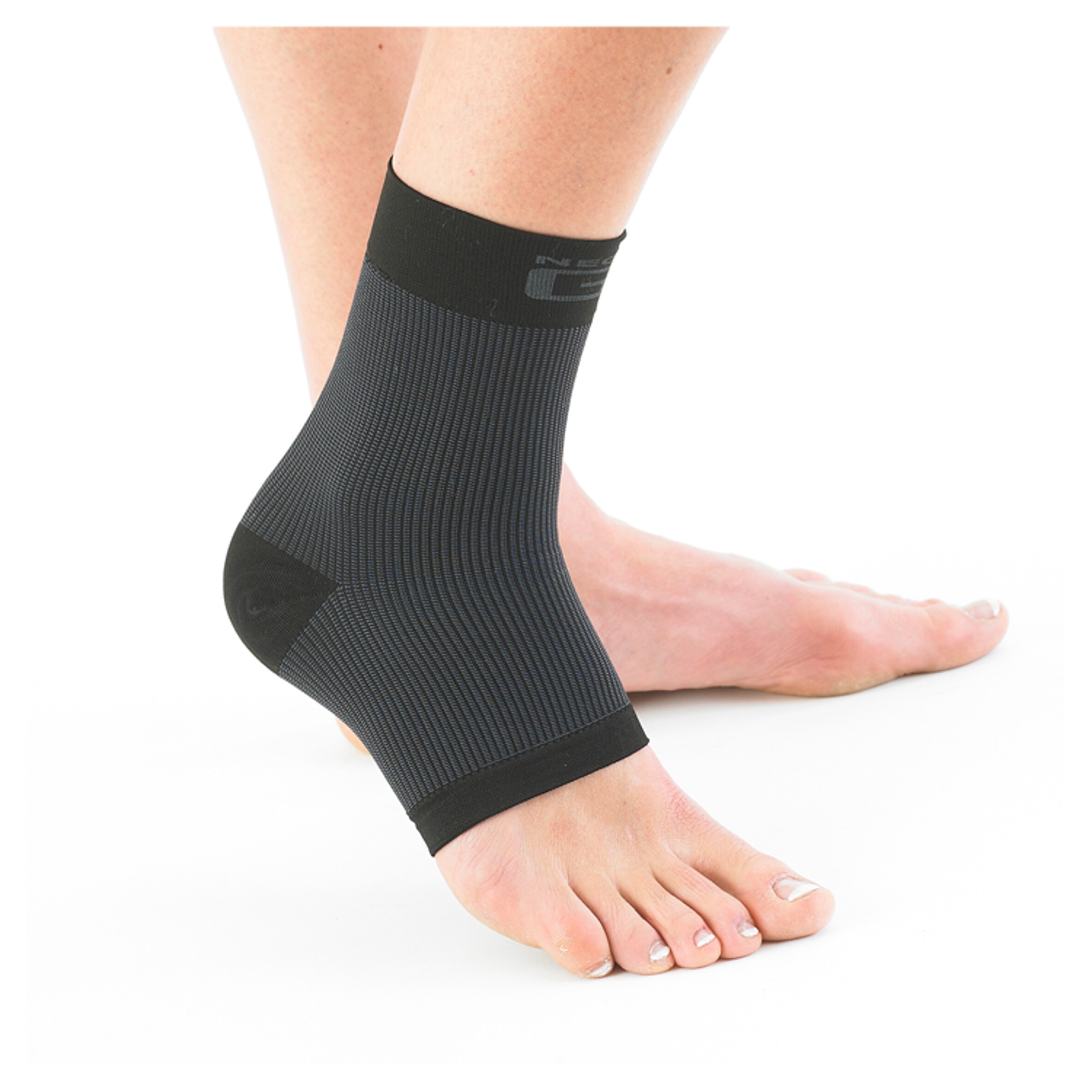 Neo G Airflow Ankle Support Medium Size thumbnail 3