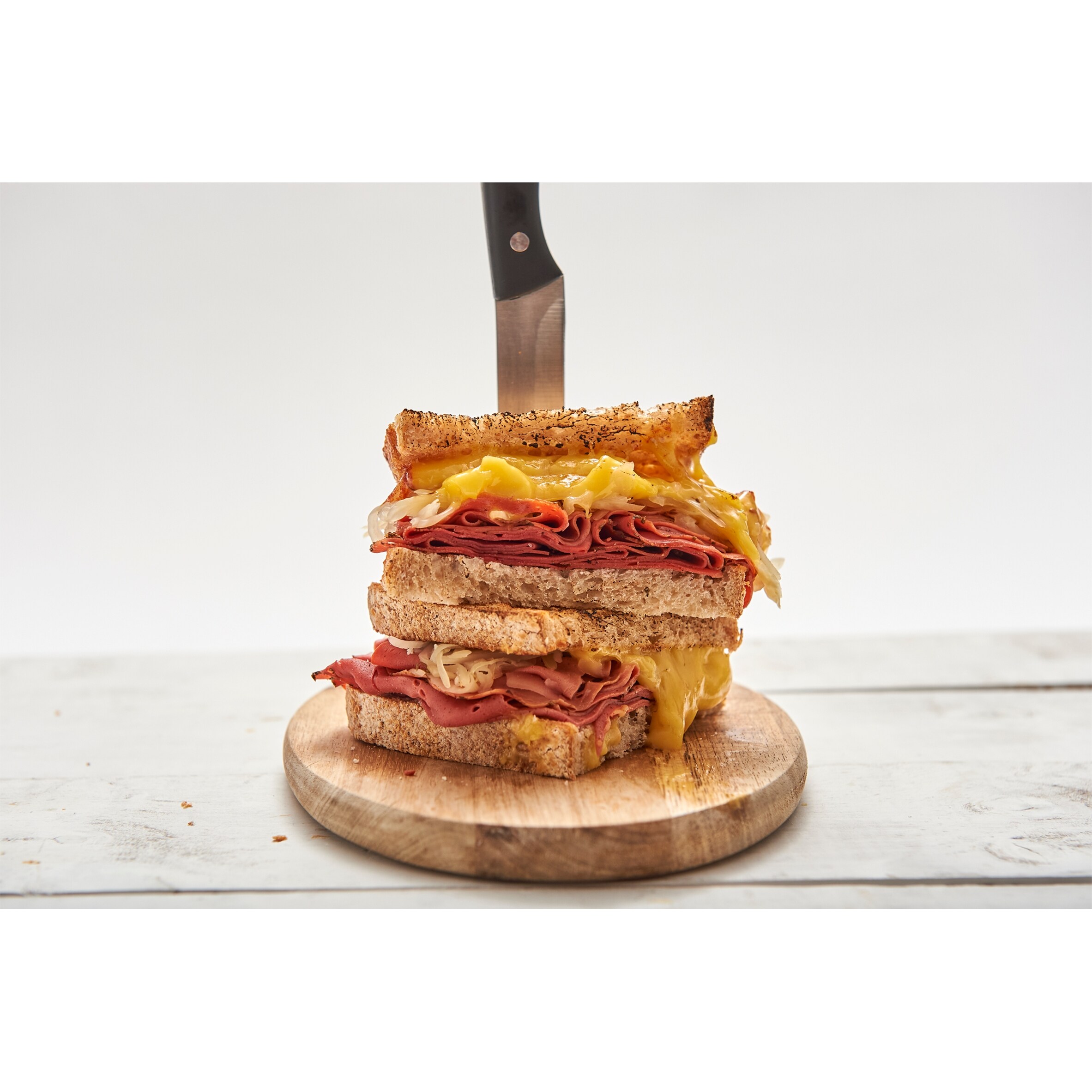 Squeaky Bean Ready To Eat Deli Pastrami Sandwich Slice 90G thumbnail 2
