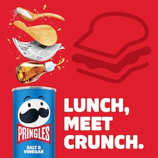 Pringles Salt & Vinegar Sharing Crisps 165g thumbnail 2