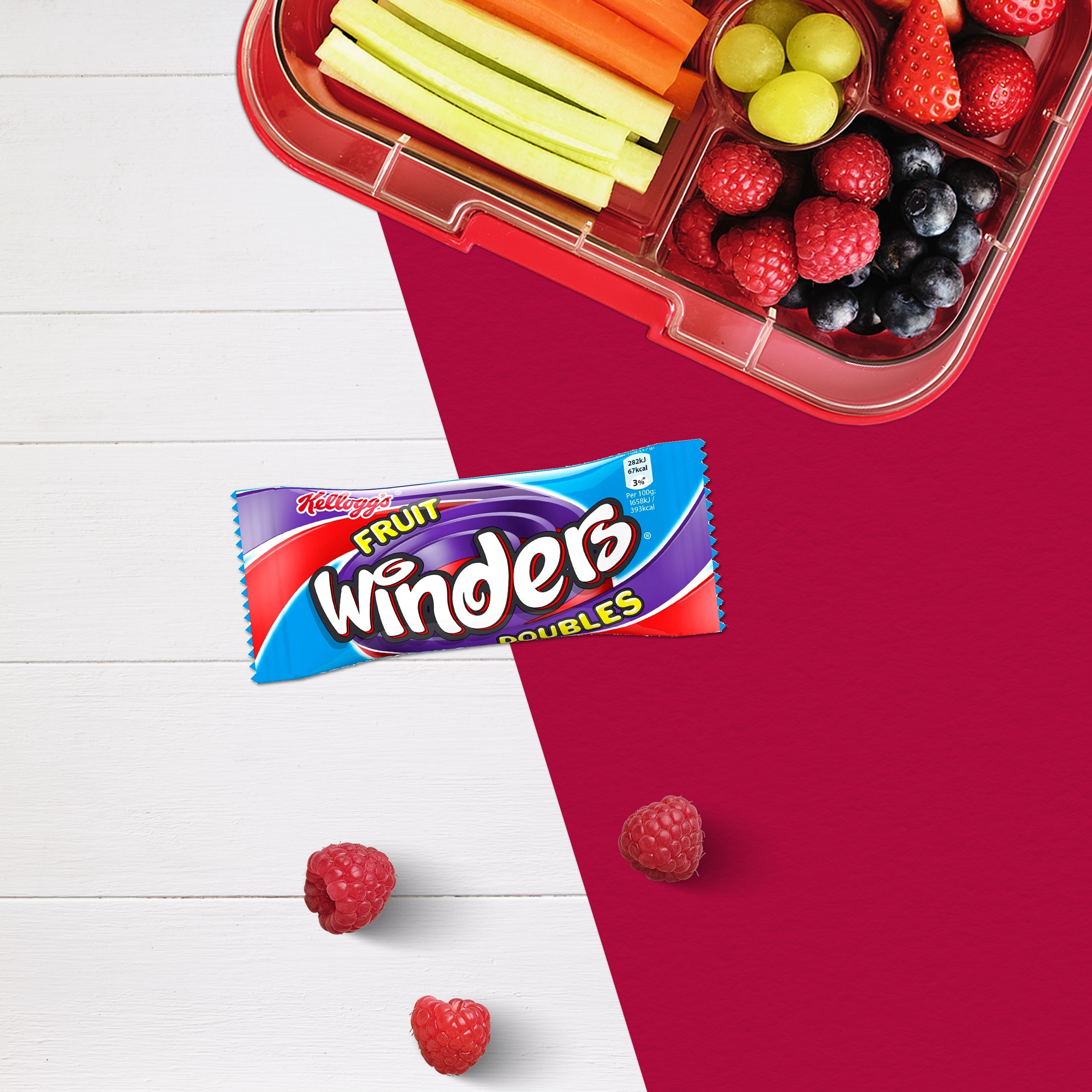 Kellogg's Fruit Winders Doubles Strawberry & Blackcurrant Snack Rolls 5x17g thumbnail 3