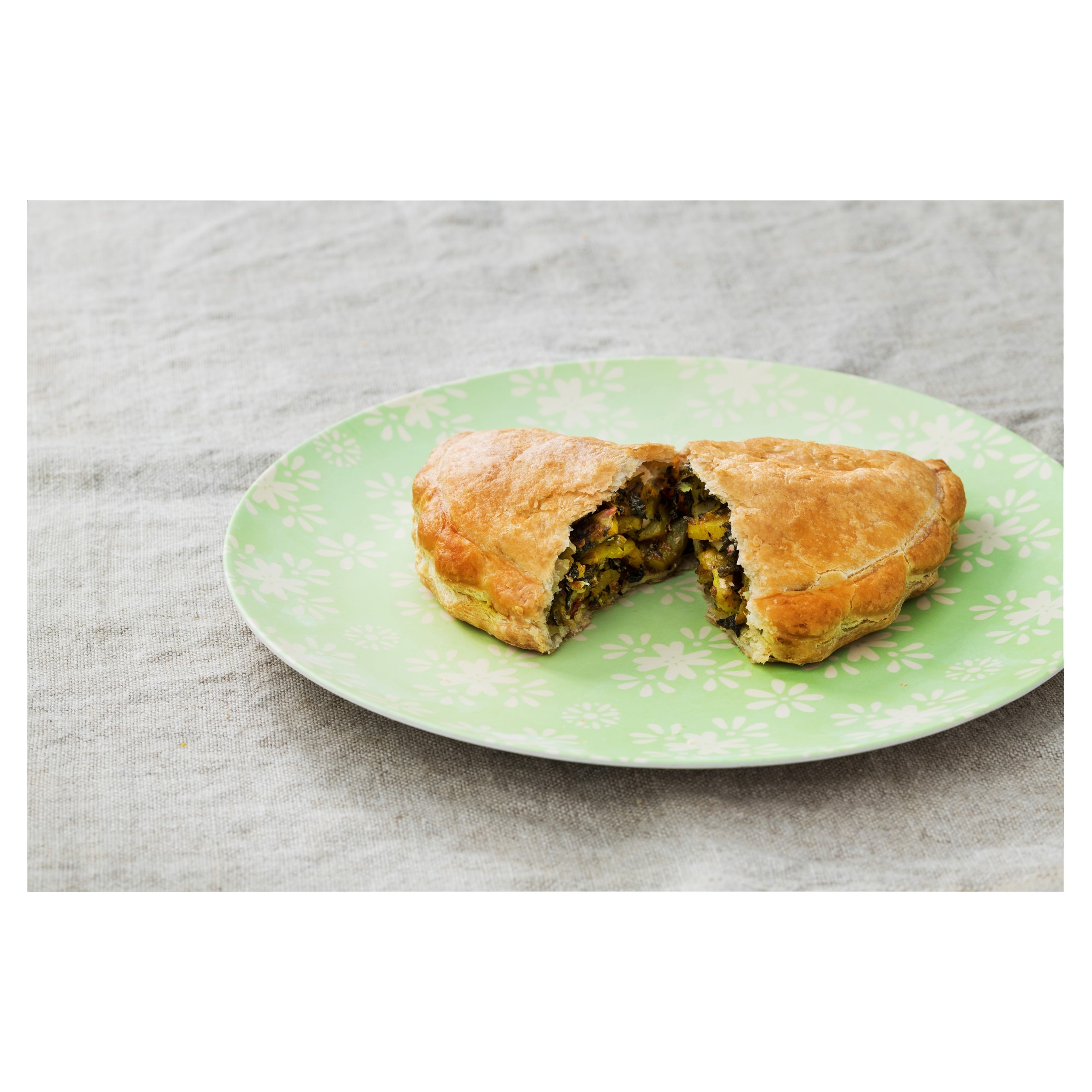 Ginster Pasty Bombay Potato & Spinach 180G thumbnail 2