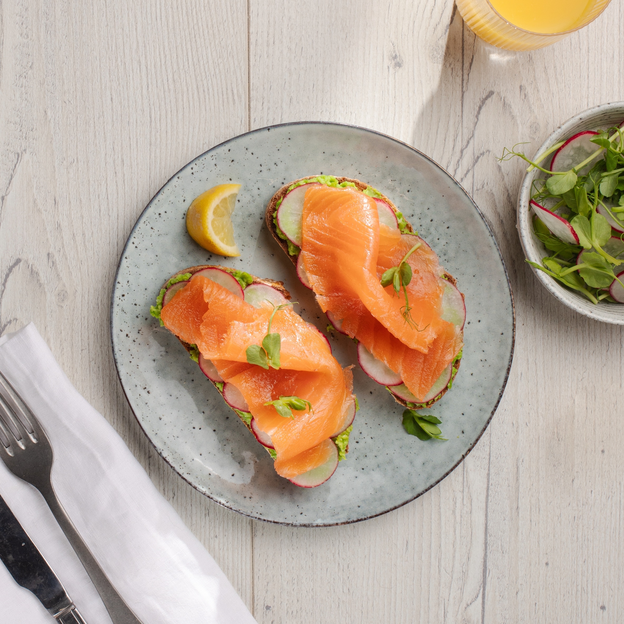 Mowi Smoked Salmon Slices 4 Pack 100g thumbnail 3