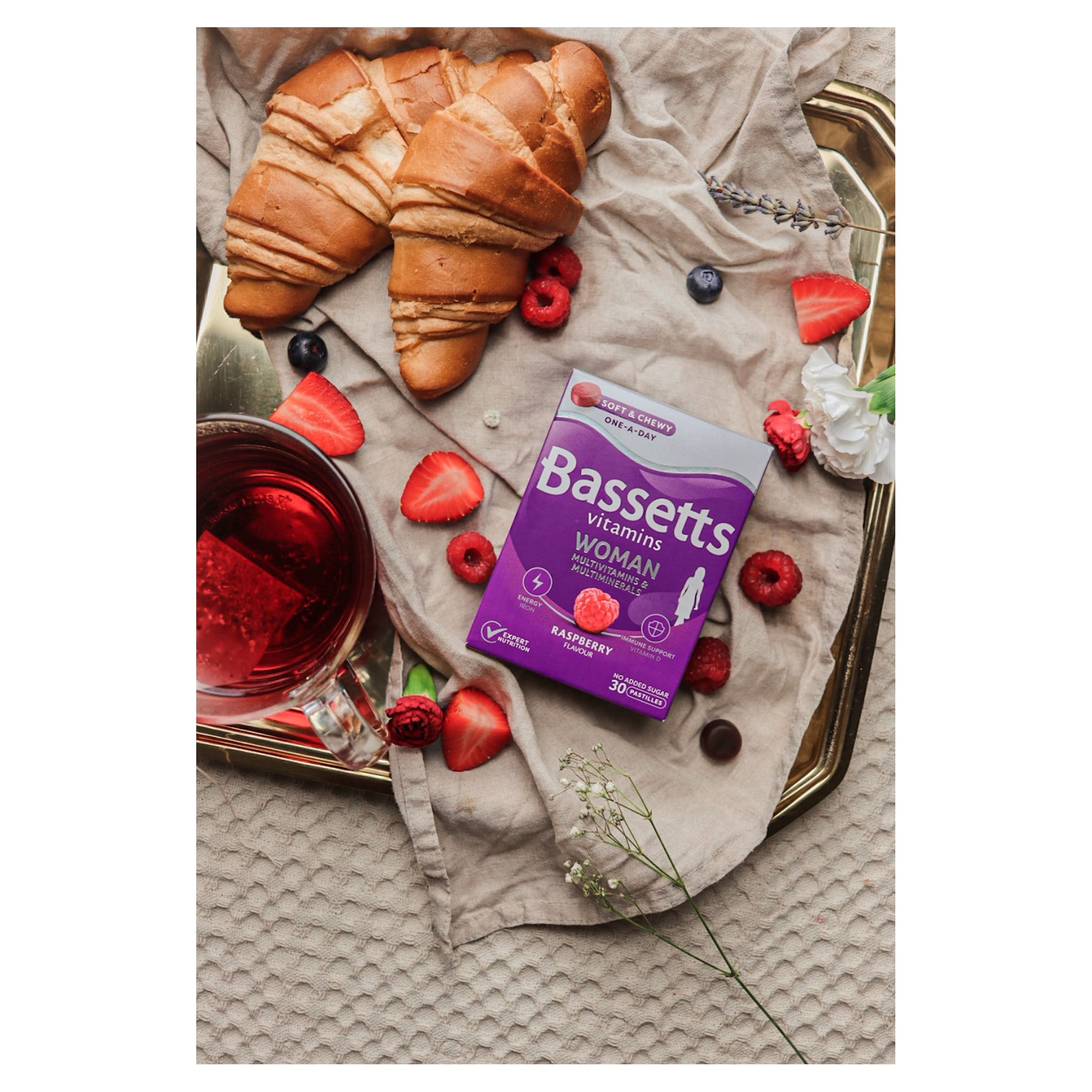 Bassetts Vitamins Woman Raspberry Multivitamin Pastilles 30s thumbnail 2