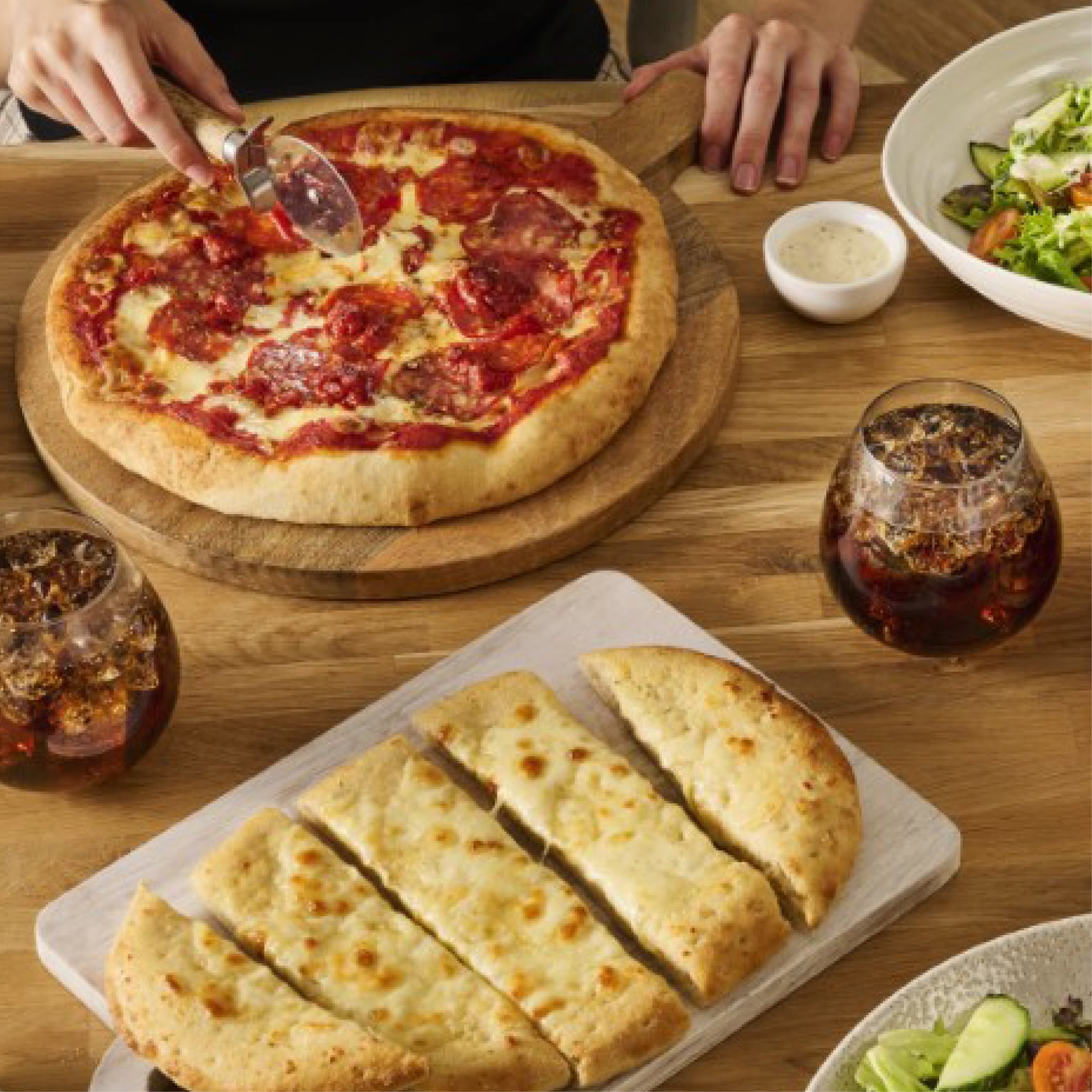 Pizza Express Garlic & Mozzarella Flatbread 290G thumbnail 2