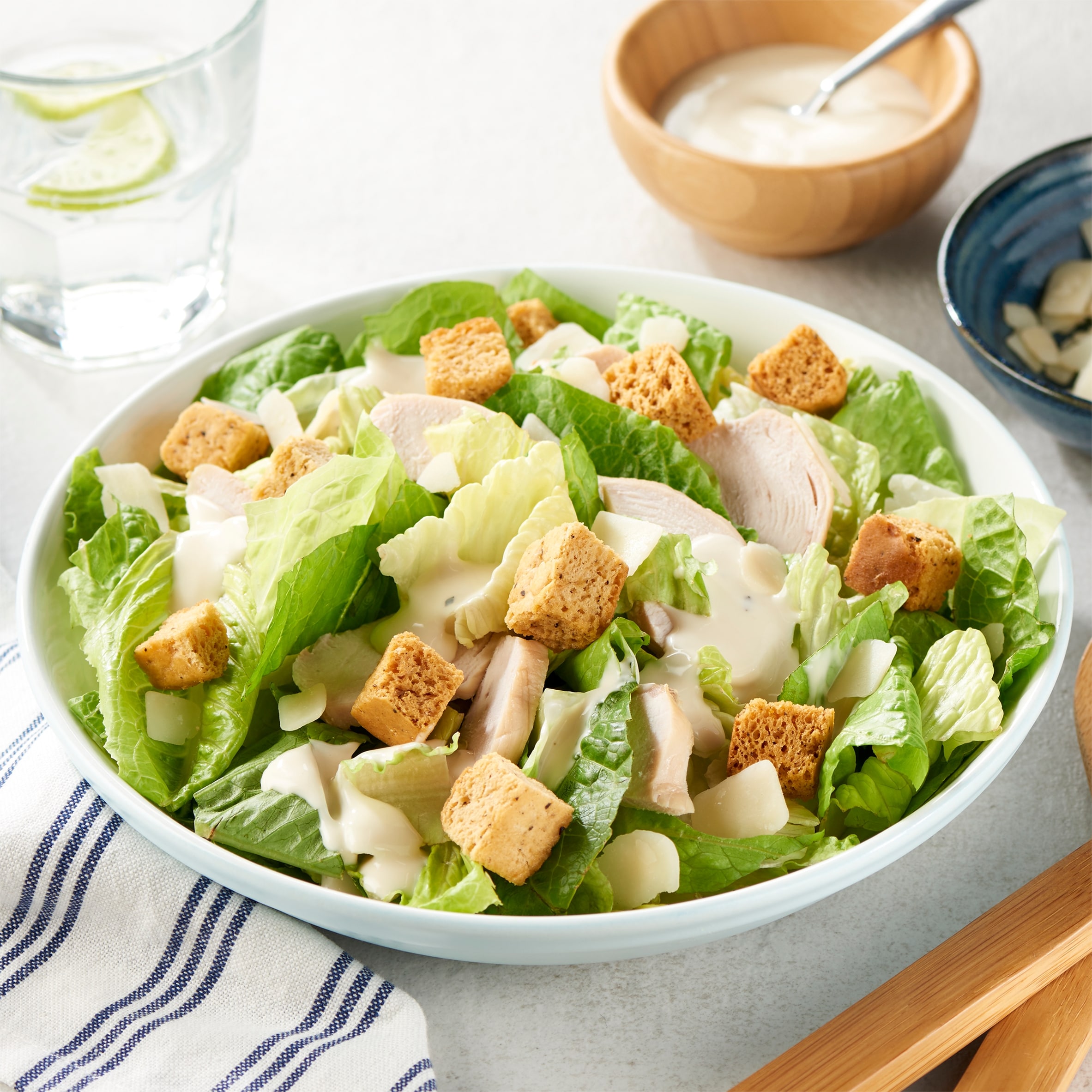 Tesco Caesar Salad Kit 250G thumbnail 2