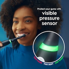 Oral-B Io3 Matte Black Electric Toothbrush Plus Travel Case thumbnail 5