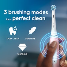 Oral-B Io3 Pink Electric Toothbrush & Travel Case thumbnail 5