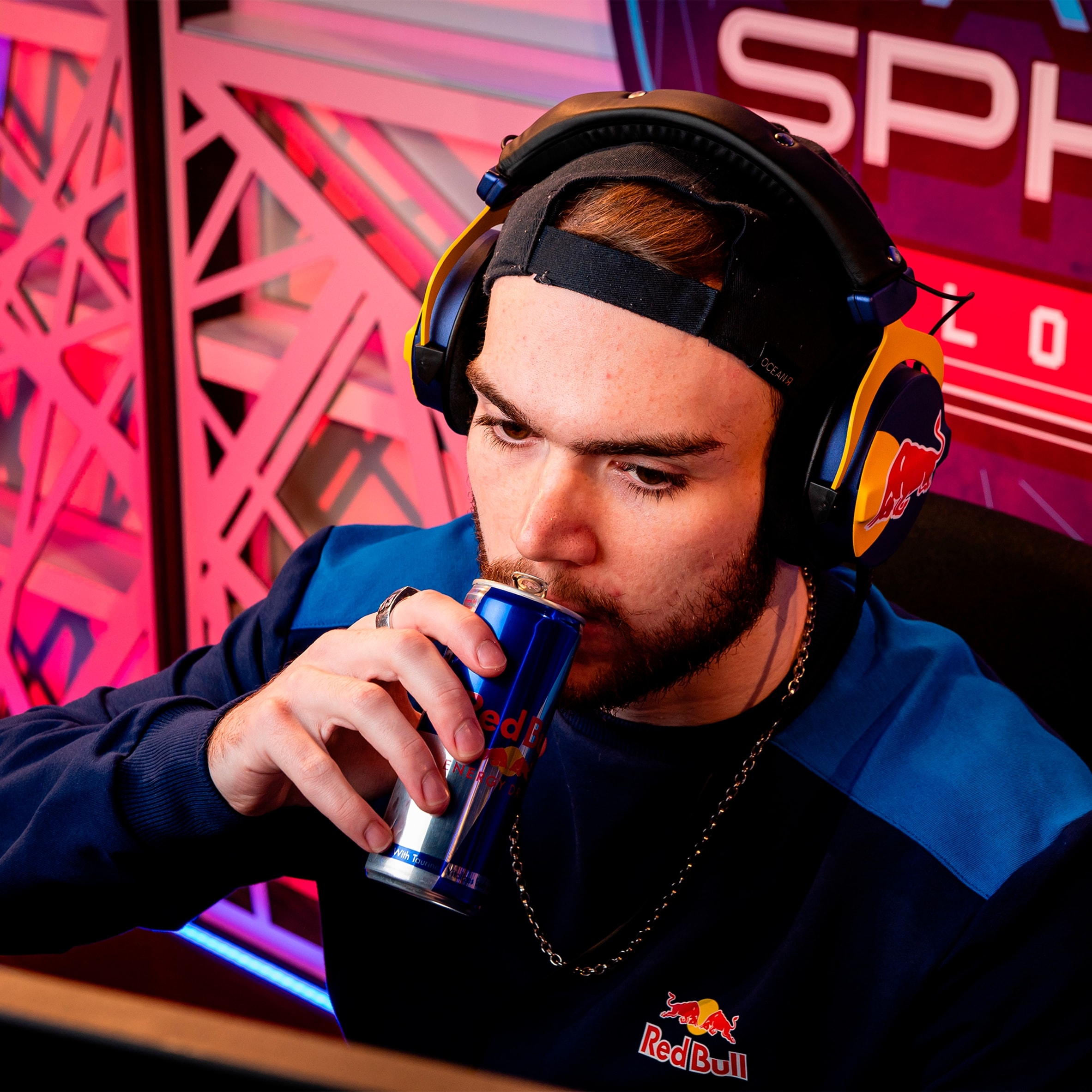 Red Bull Energy Drink 4 X 473Ml thumbnail 4