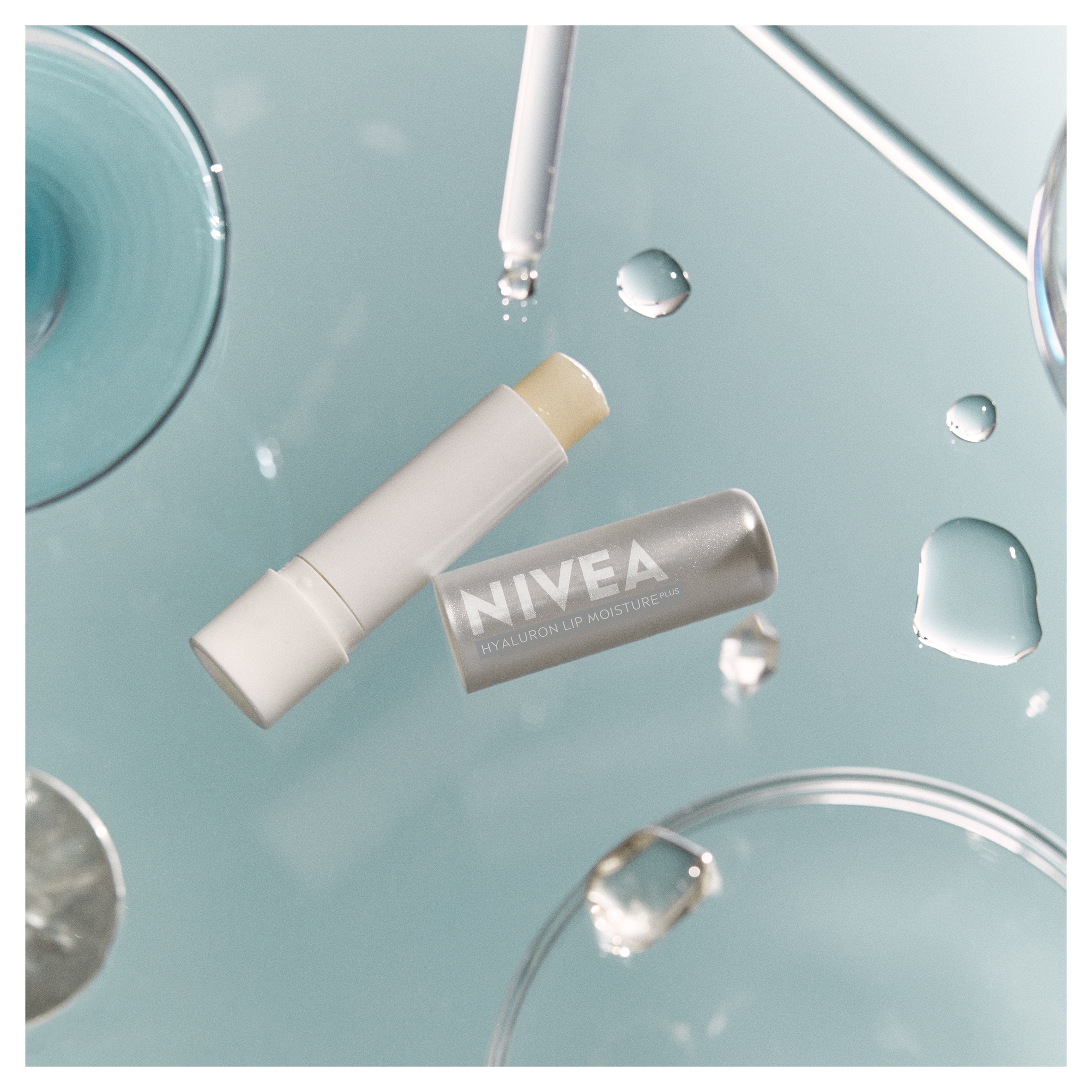 NIVEA Hyaluron Moisture Plus Lip Balm 4.8g thumbnail 5