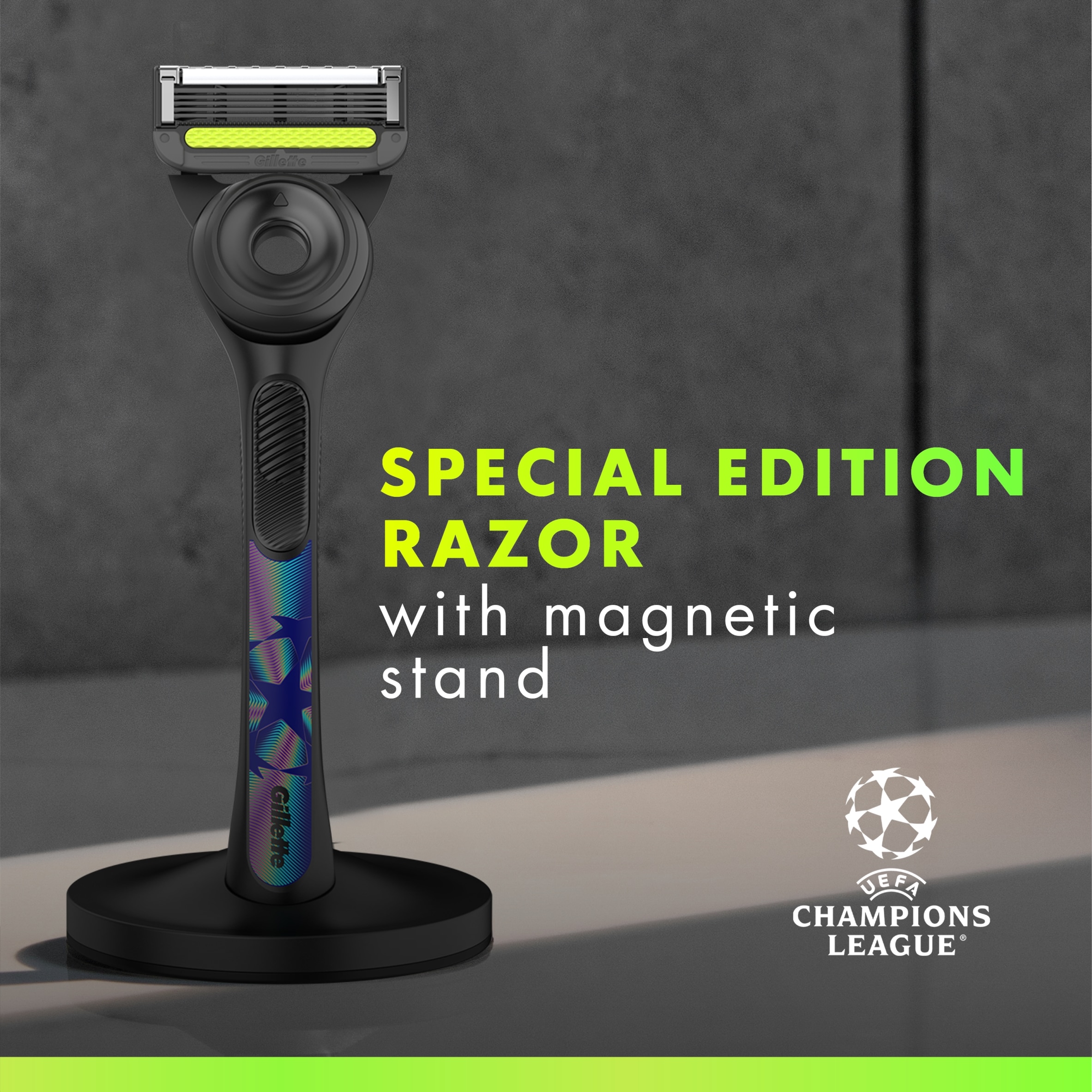 Gillette Labs Mens Razor with Magnetic Stand Champion Gold Edition thumbnail 2