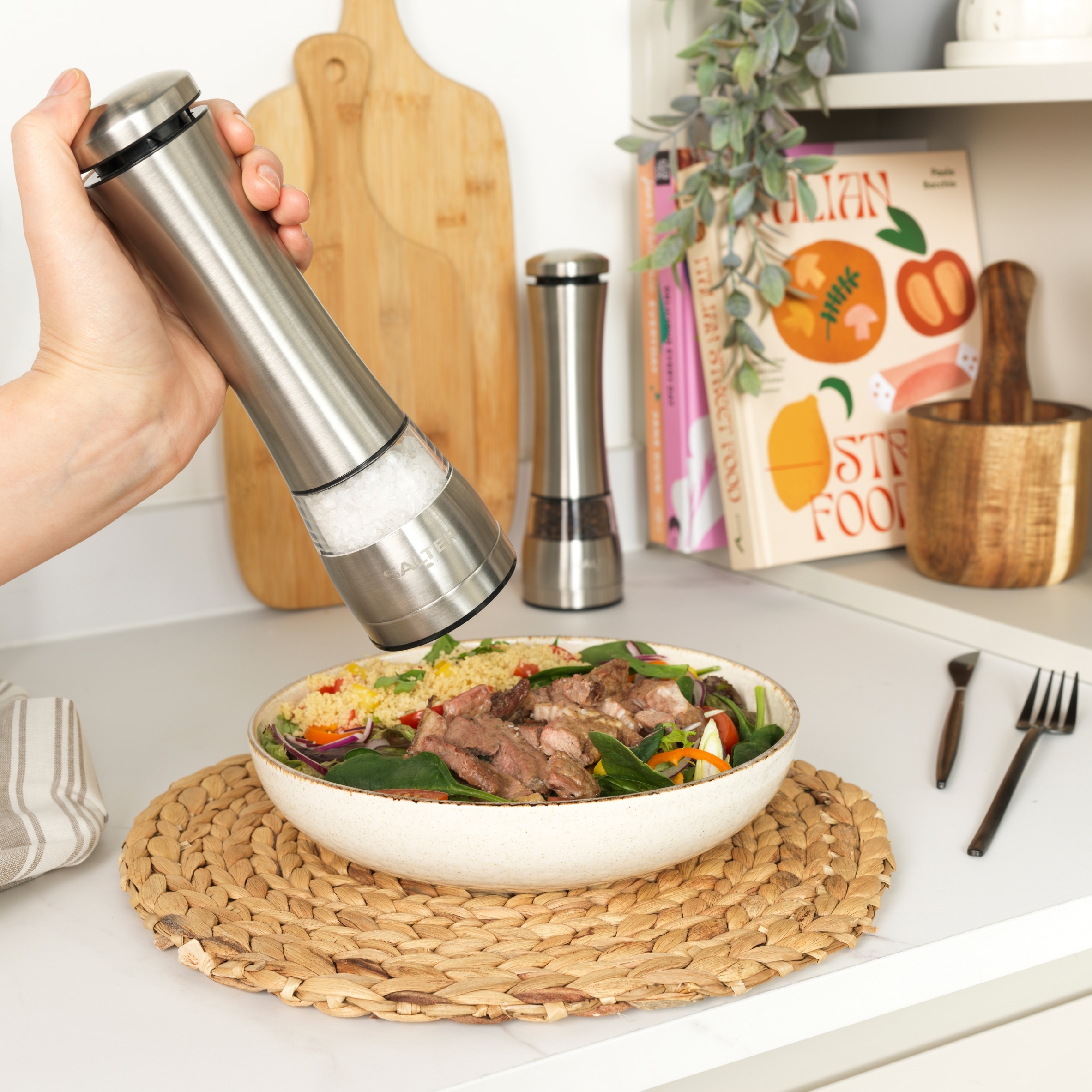 Salter Electric Salt & Pepper Grinder Set 2 Pk thumbnail 4