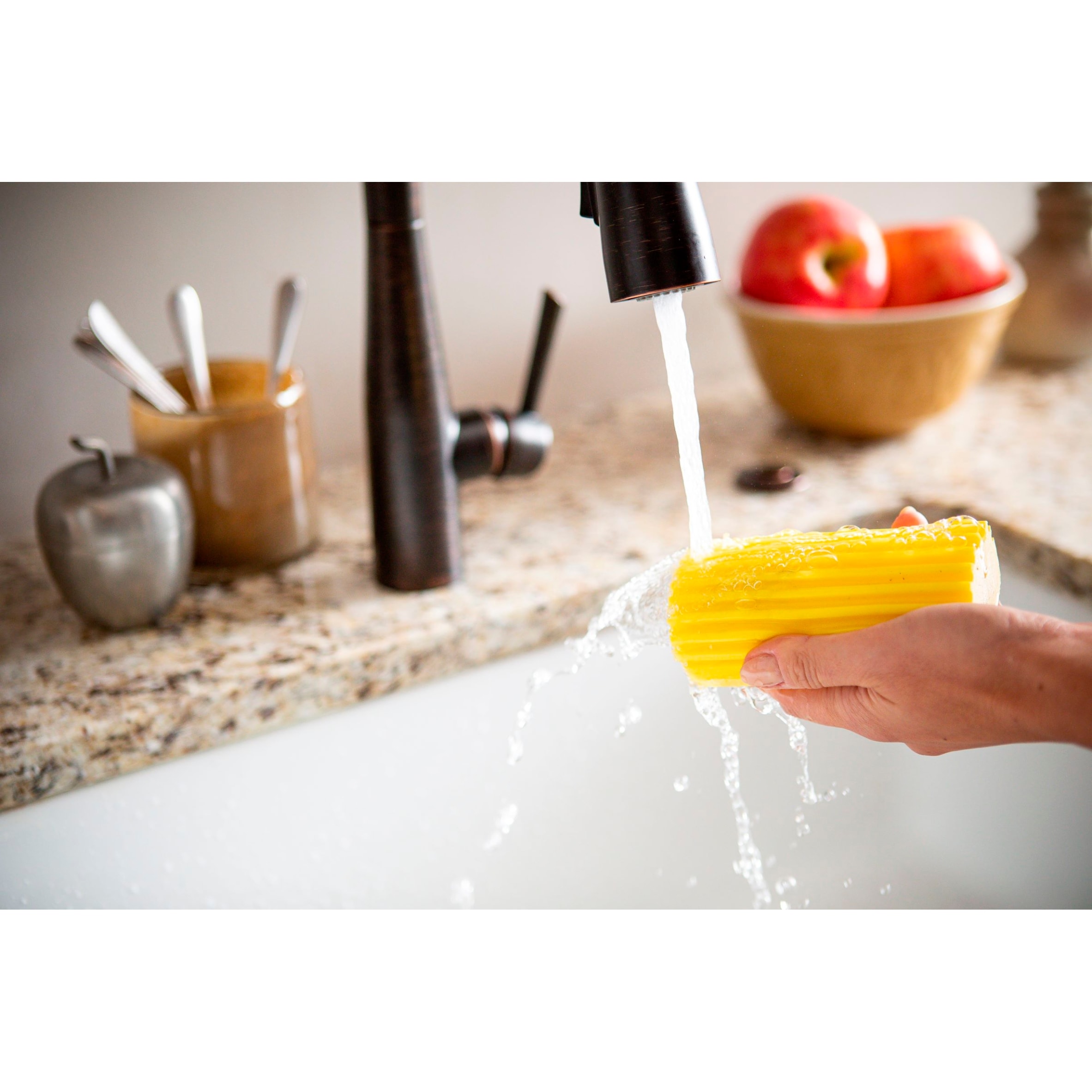 Scrub Daddy Damp Duster thumbnail 3