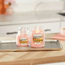 Yankee Candle Golden Peach Medium Jar 340g thumbnail 3