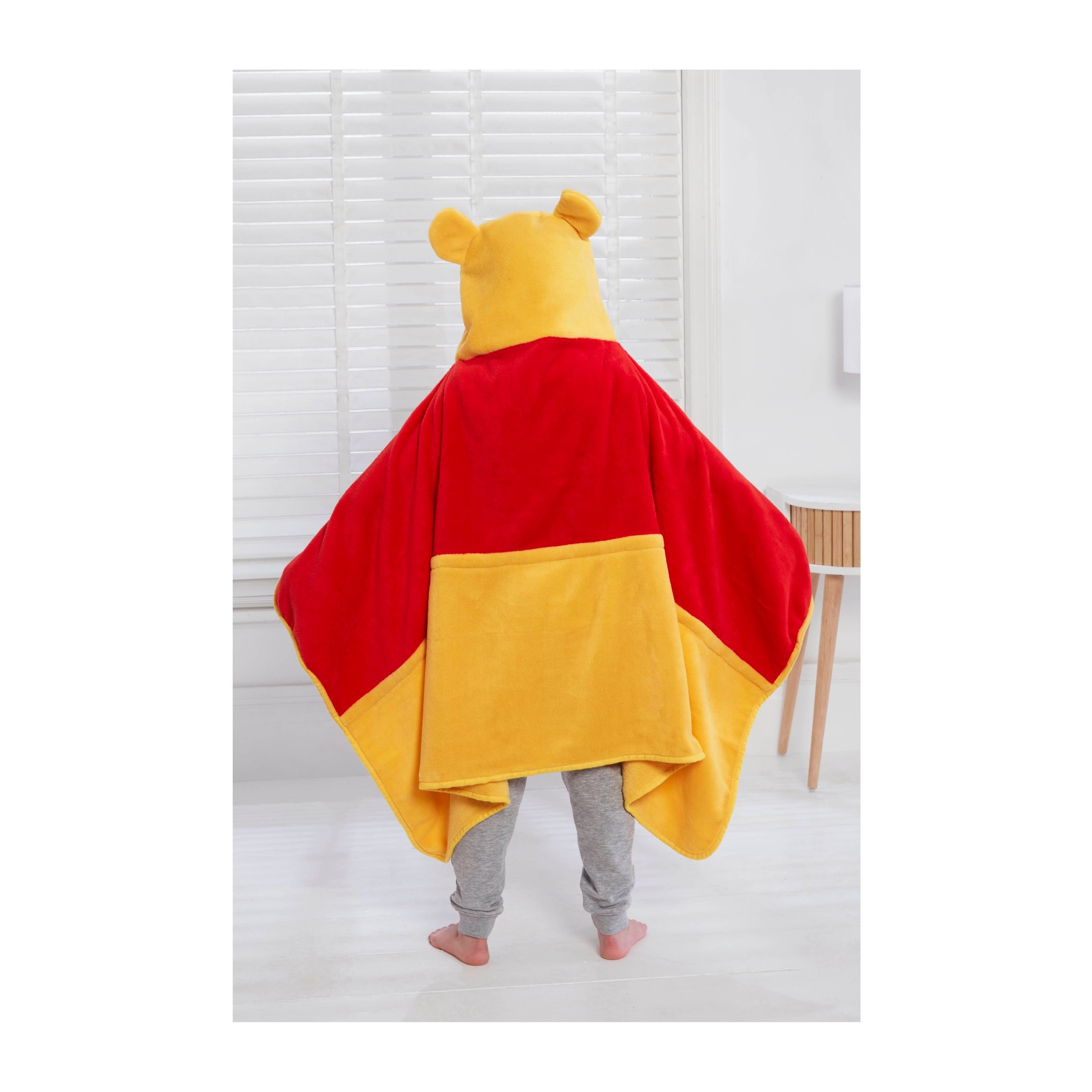 WINNIE THE POOH HOODED BLANKET thumbnail 2