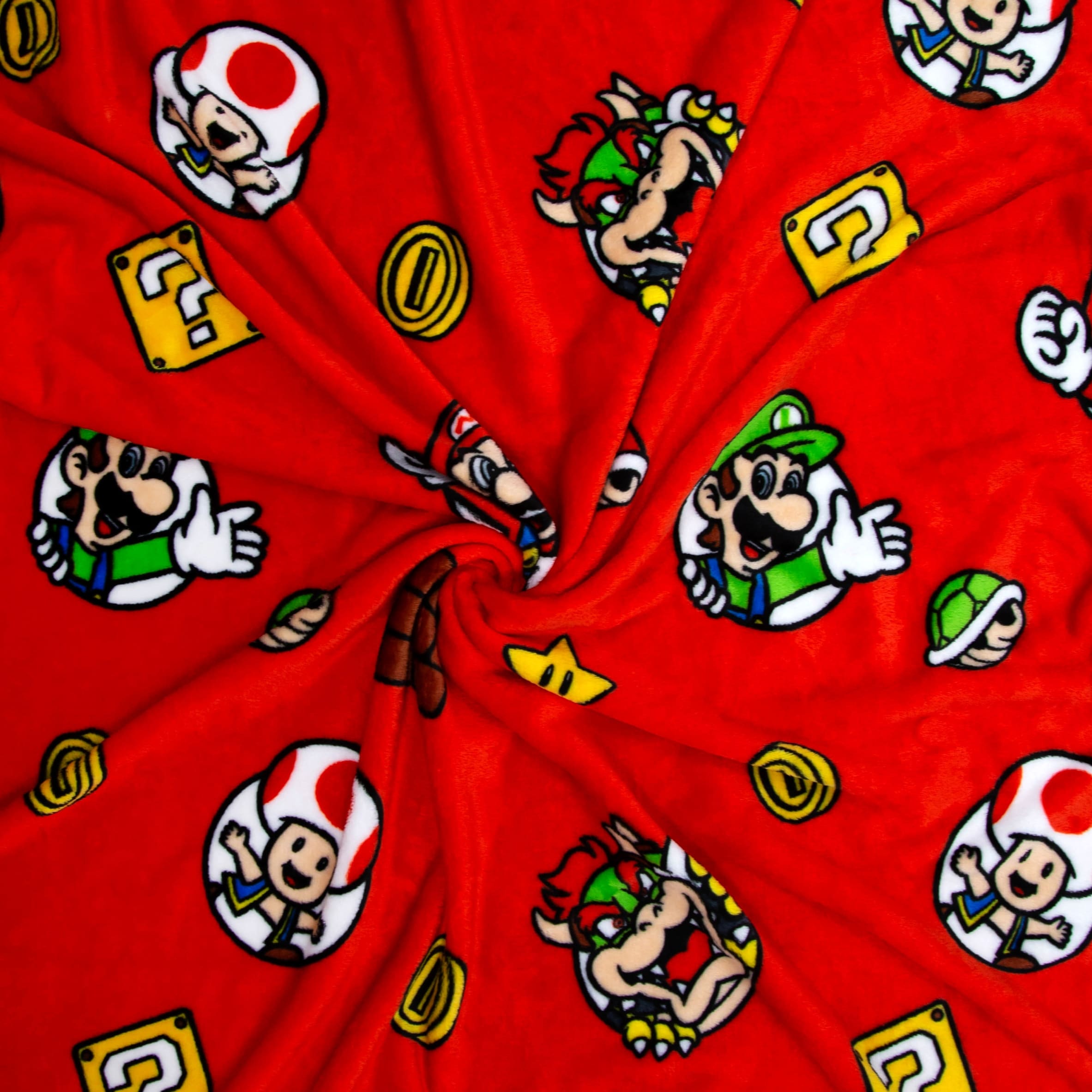 SUPER MARIO CIRCLES FLEECE BLANKET thumbnail 3