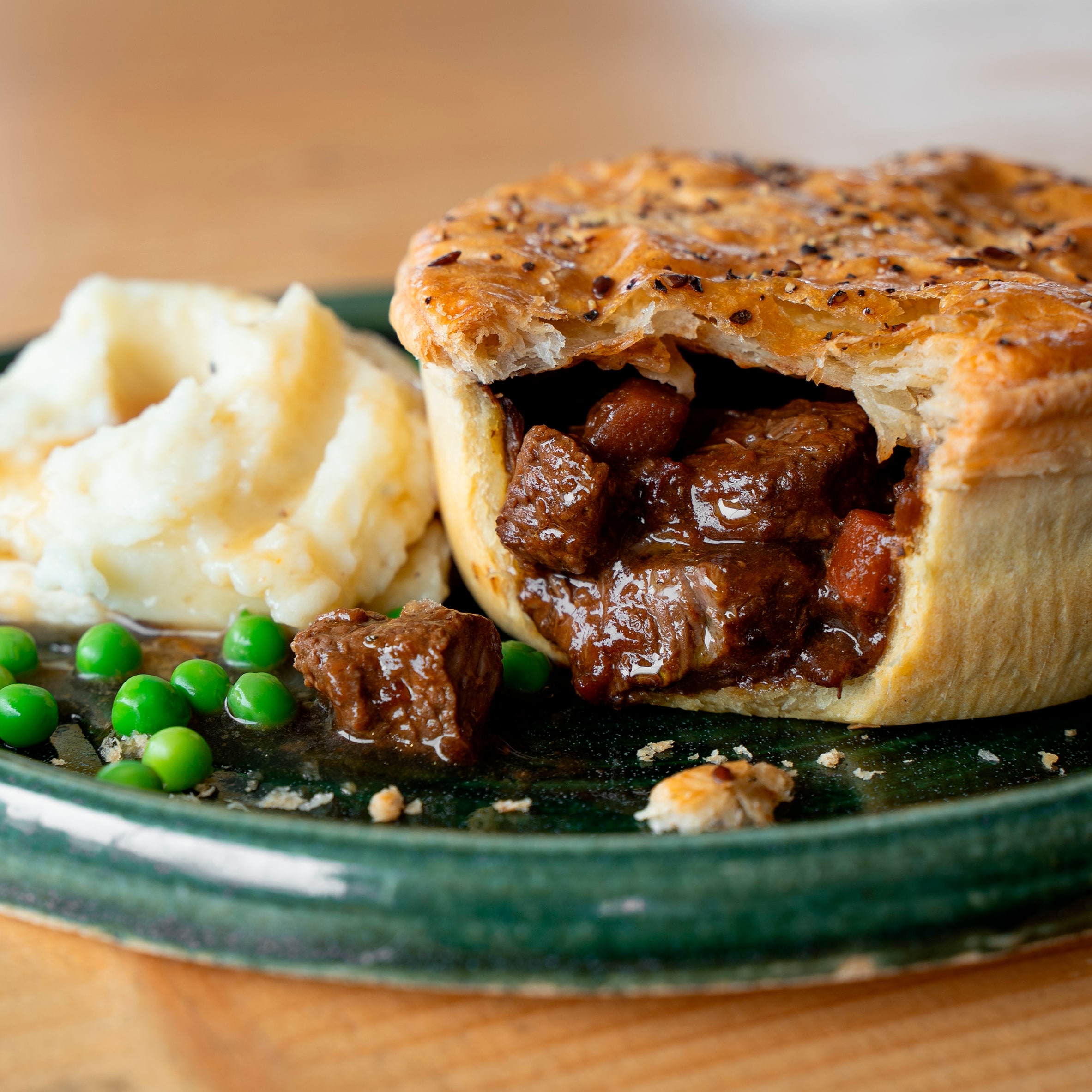 Higgidy Slow-Braised Steak & Craft Ale Pie 200g thumbnail 2