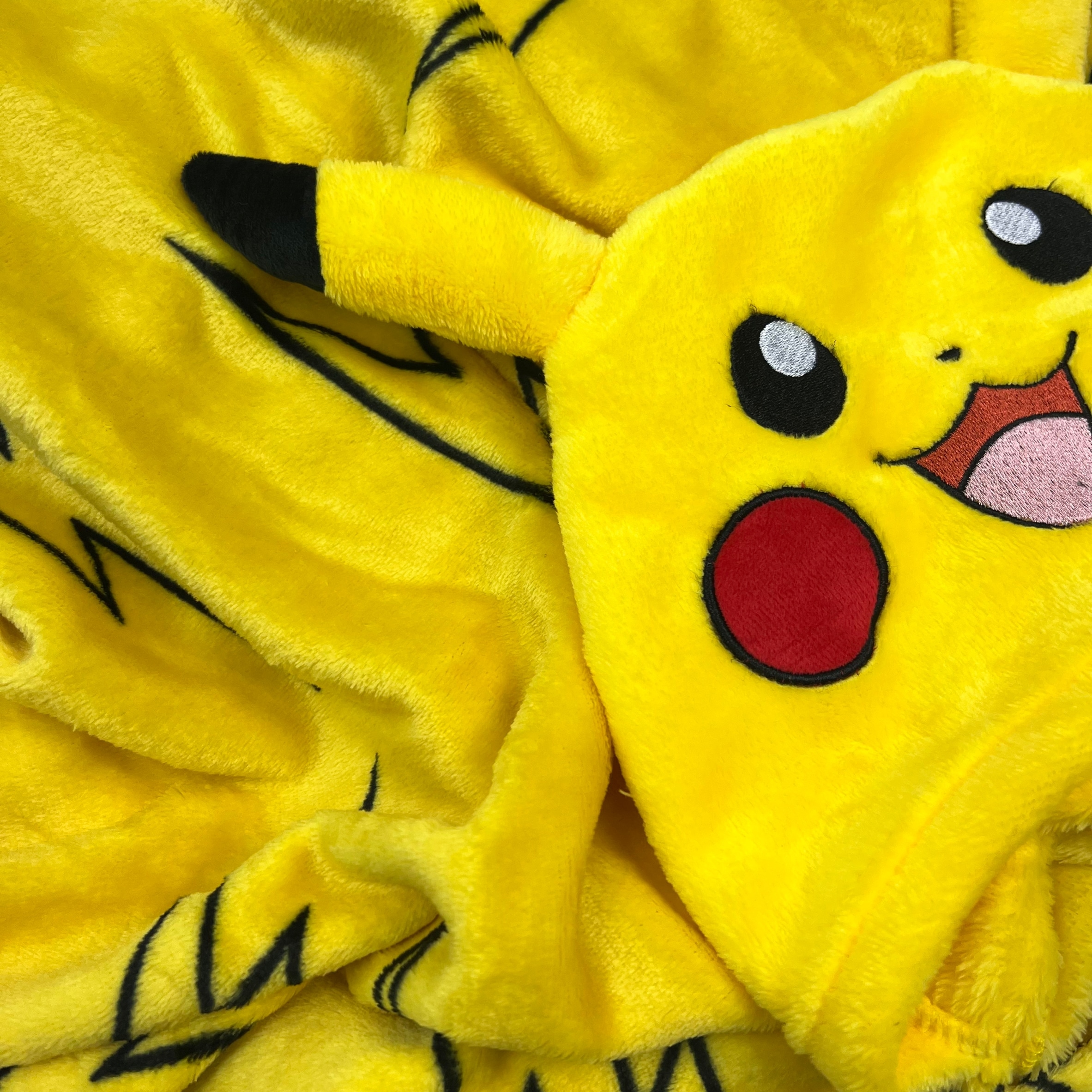 Pokémon Pikachu Hooded Throw thumbnail 5