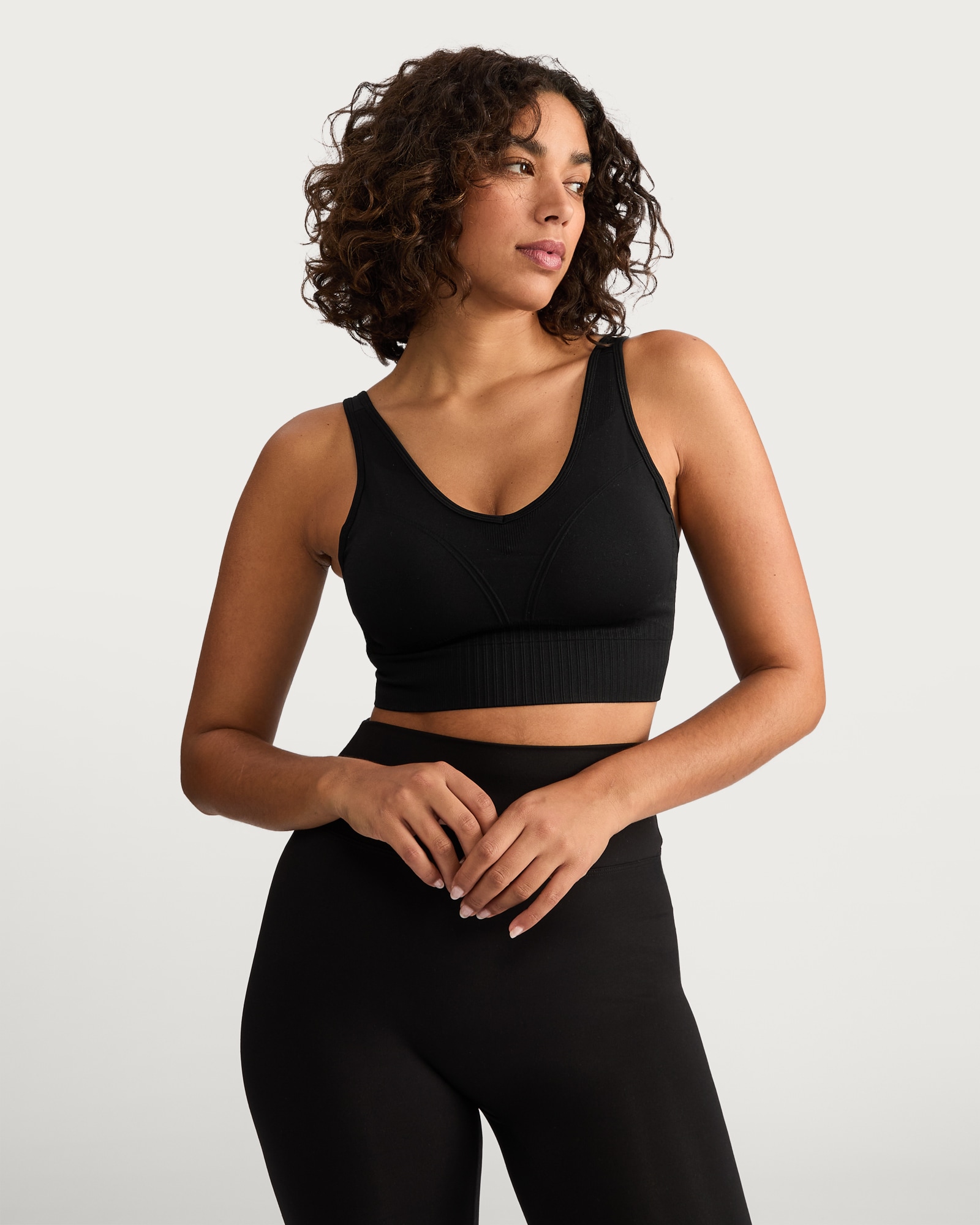 F&F Active Seamfree Medium Support Sports Bra in Black